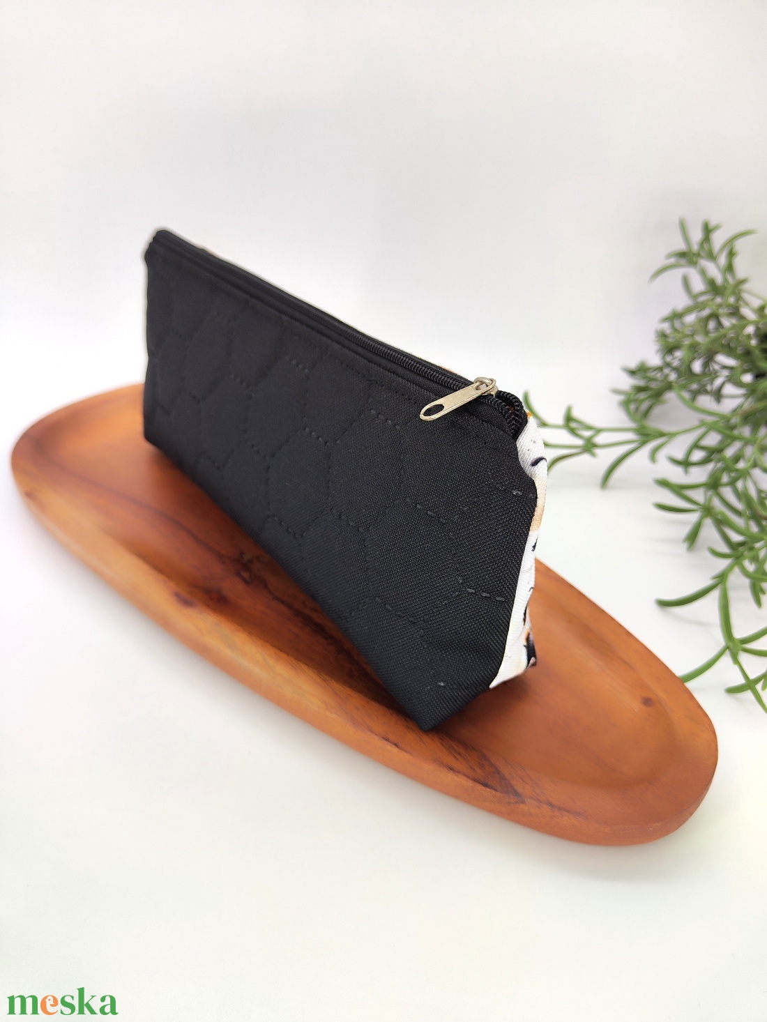 Tolltartó / neszeszer méhecske minta - otthon & életmód - papír, írószer - tolltartó & ceruzatekercs - Meska.hu