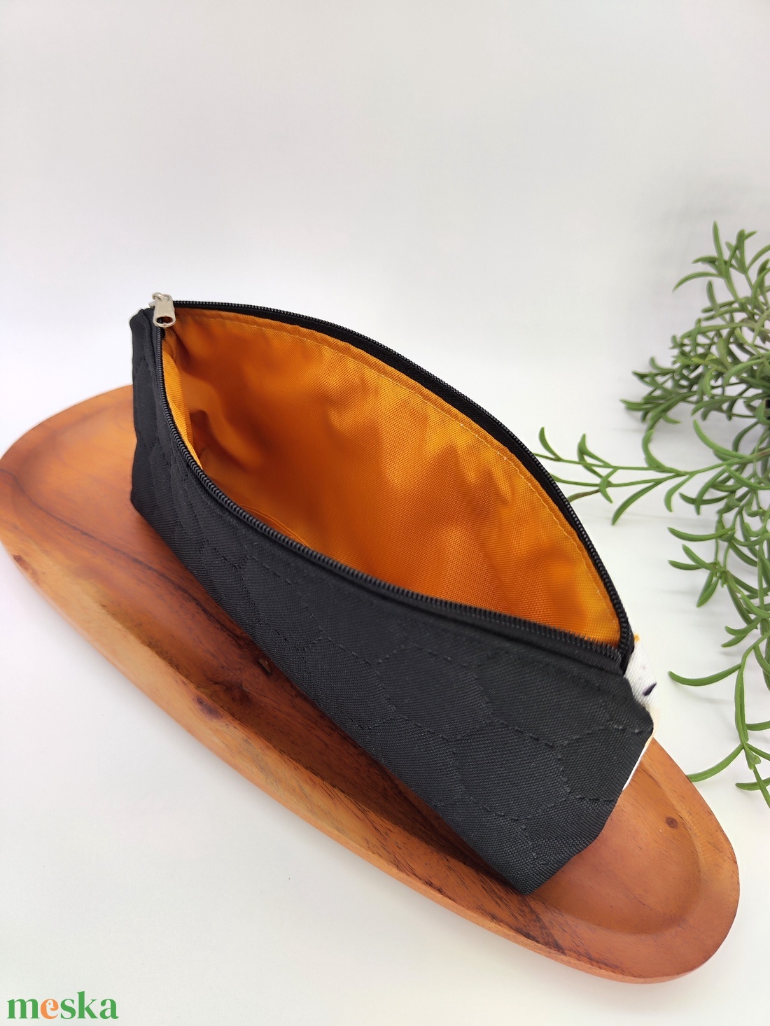 Tolltartó / neszeszer méhecske minta - otthon & életmód - papír, írószer - tolltartó & ceruzatekercs - Meska.hu