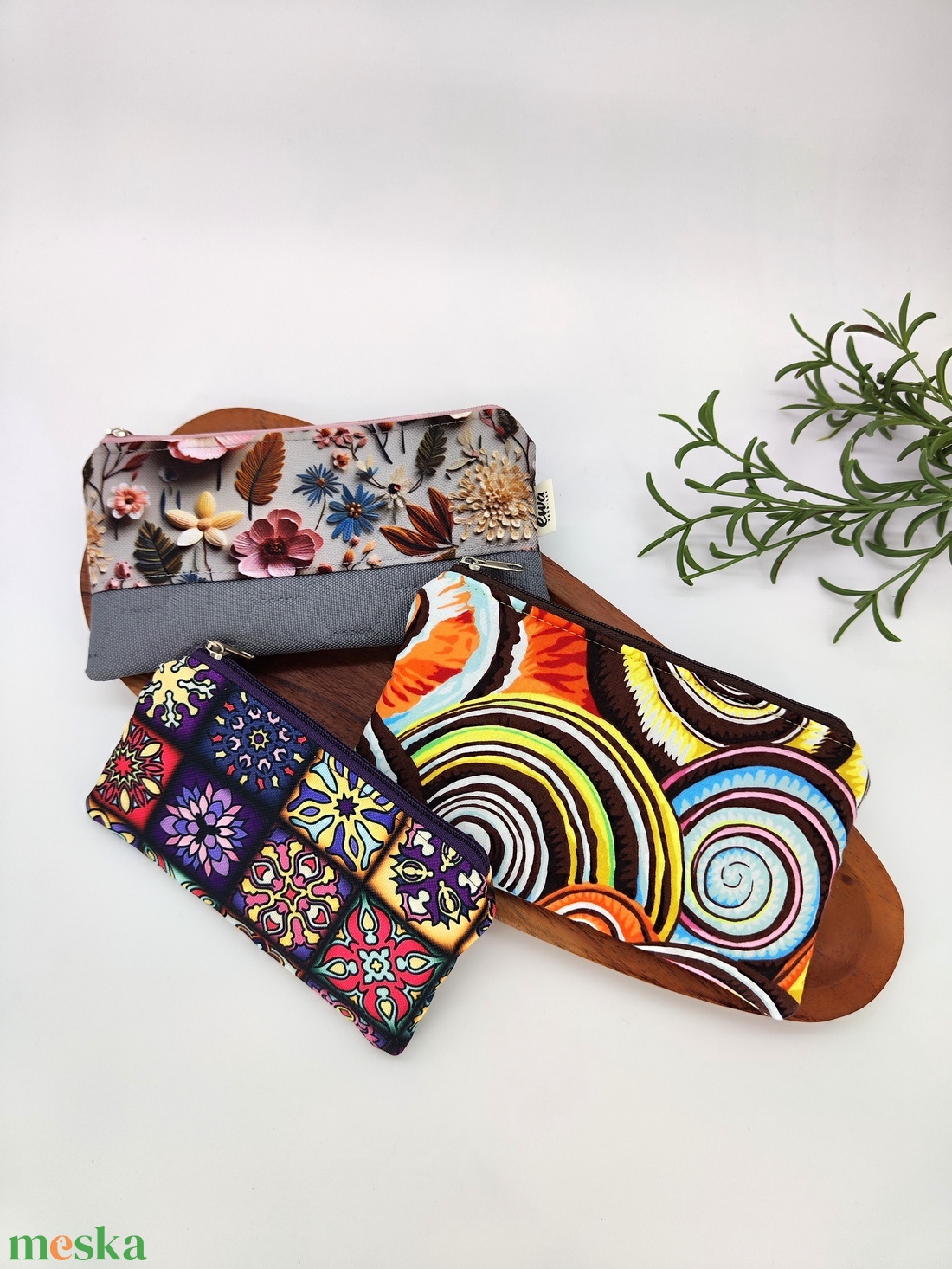 Mini cipzáros tároló - Mozaik, csigás és virágos motívum - táska & tok - neszesszer - Meska.hu