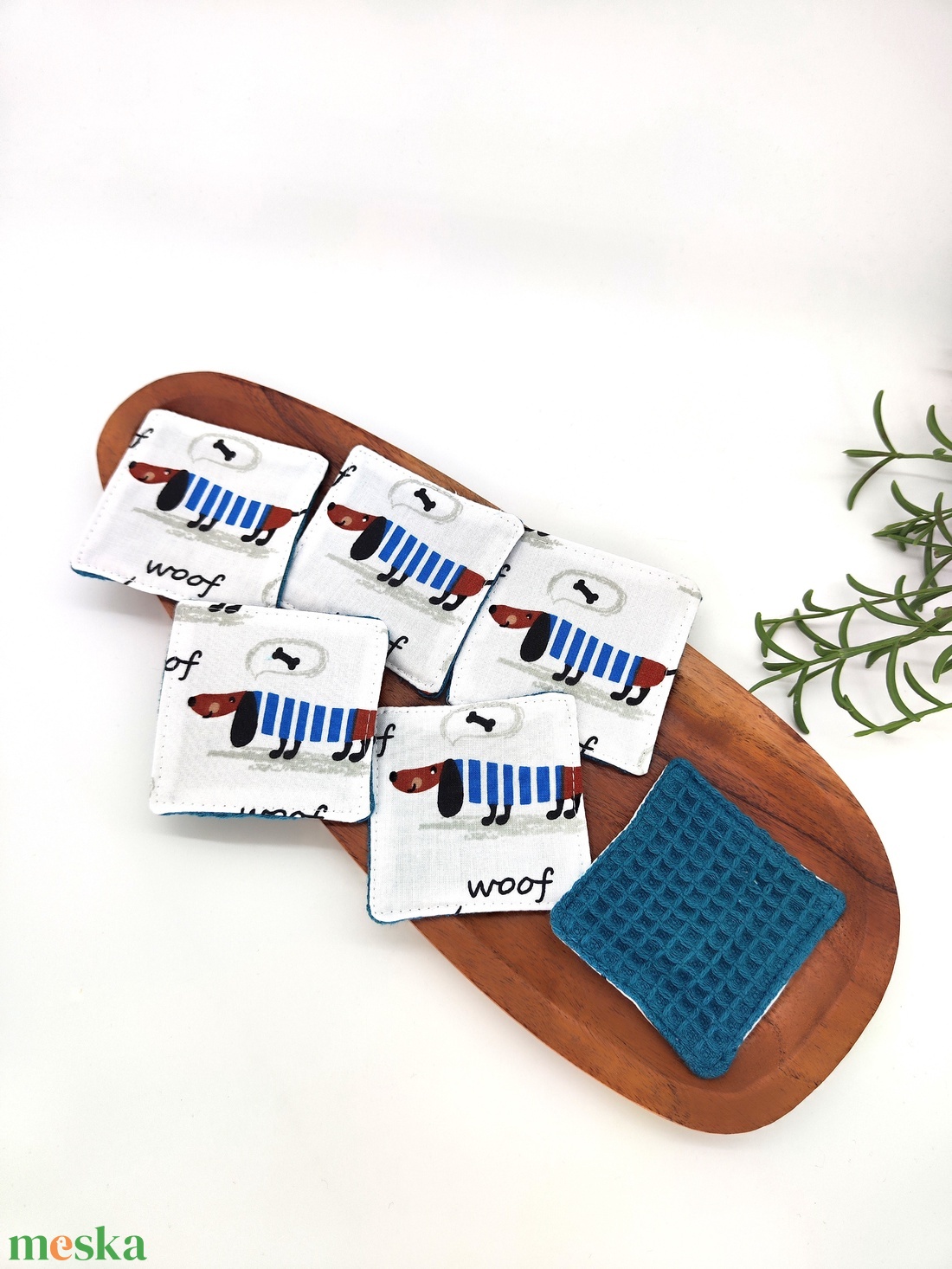 Mosható arctisztító korong -Vidám minta - Színes tornacipő - Tacskós - szépségápolás - arcápolás - arctisztító korong - Meska.hu