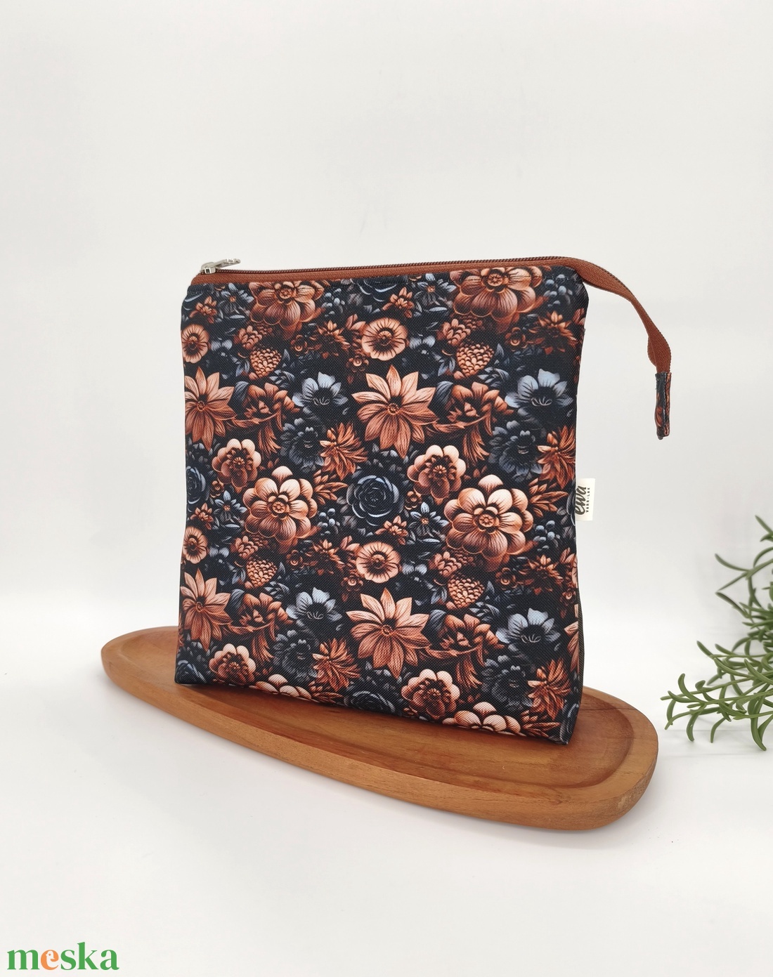 Bella utazó neszesszer / piperetáska barna, acélkék virágok - táska & tok - neszesszer - Meska.hu