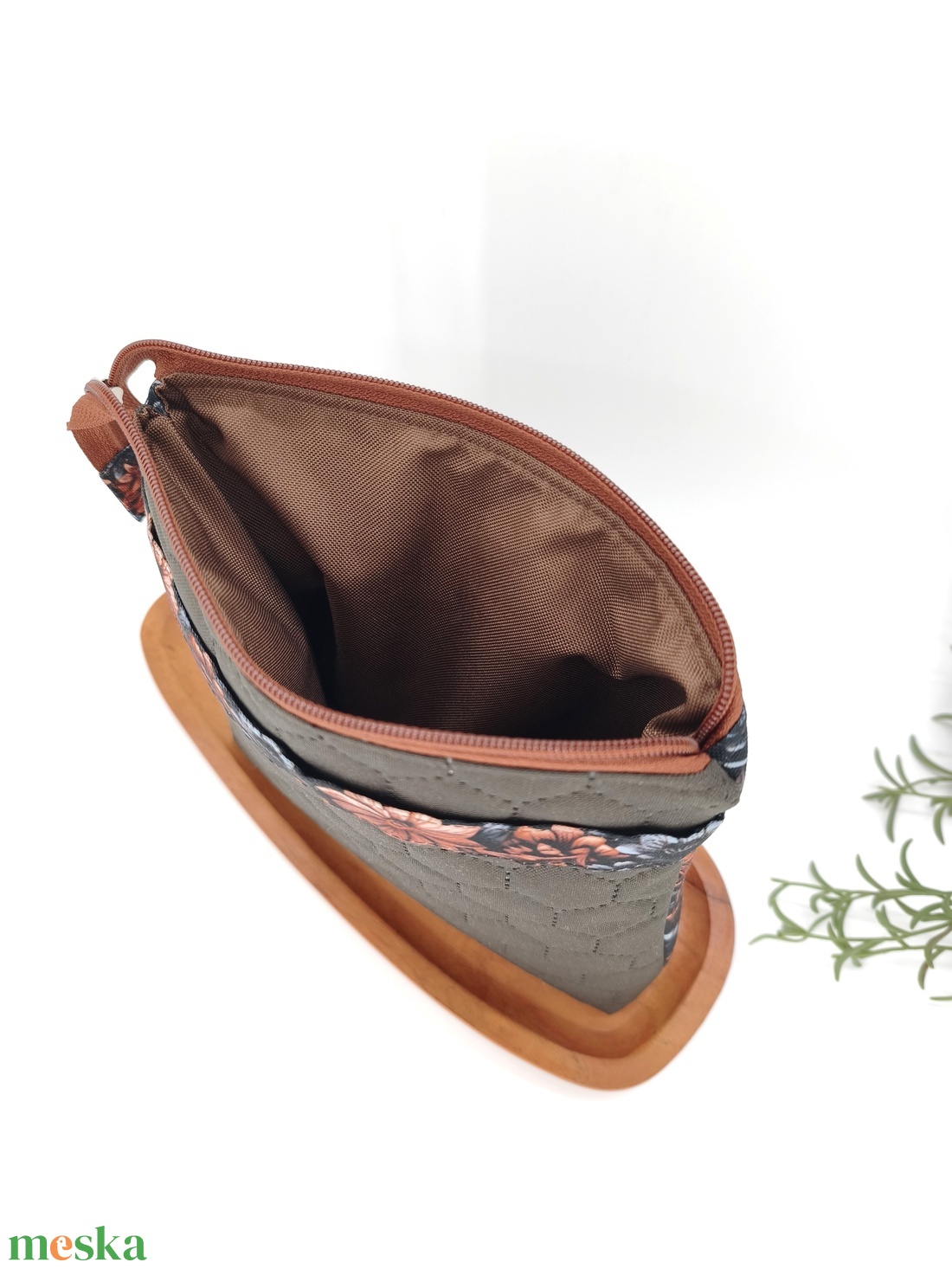 Bella utazó neszesszer / piperetáska barna, acélkék virágok - táska & tok - neszesszer - Meska.hu