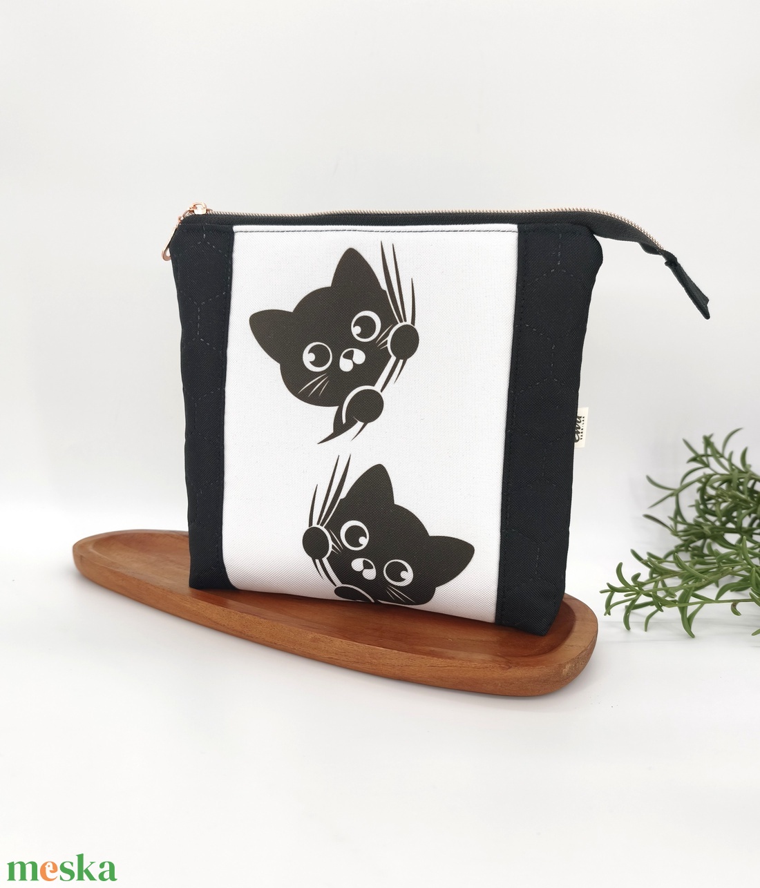 Bella utazó neszesszer / fekete cicák fehér alapon minta             - táska & tok - neszesszer - Meska.hu