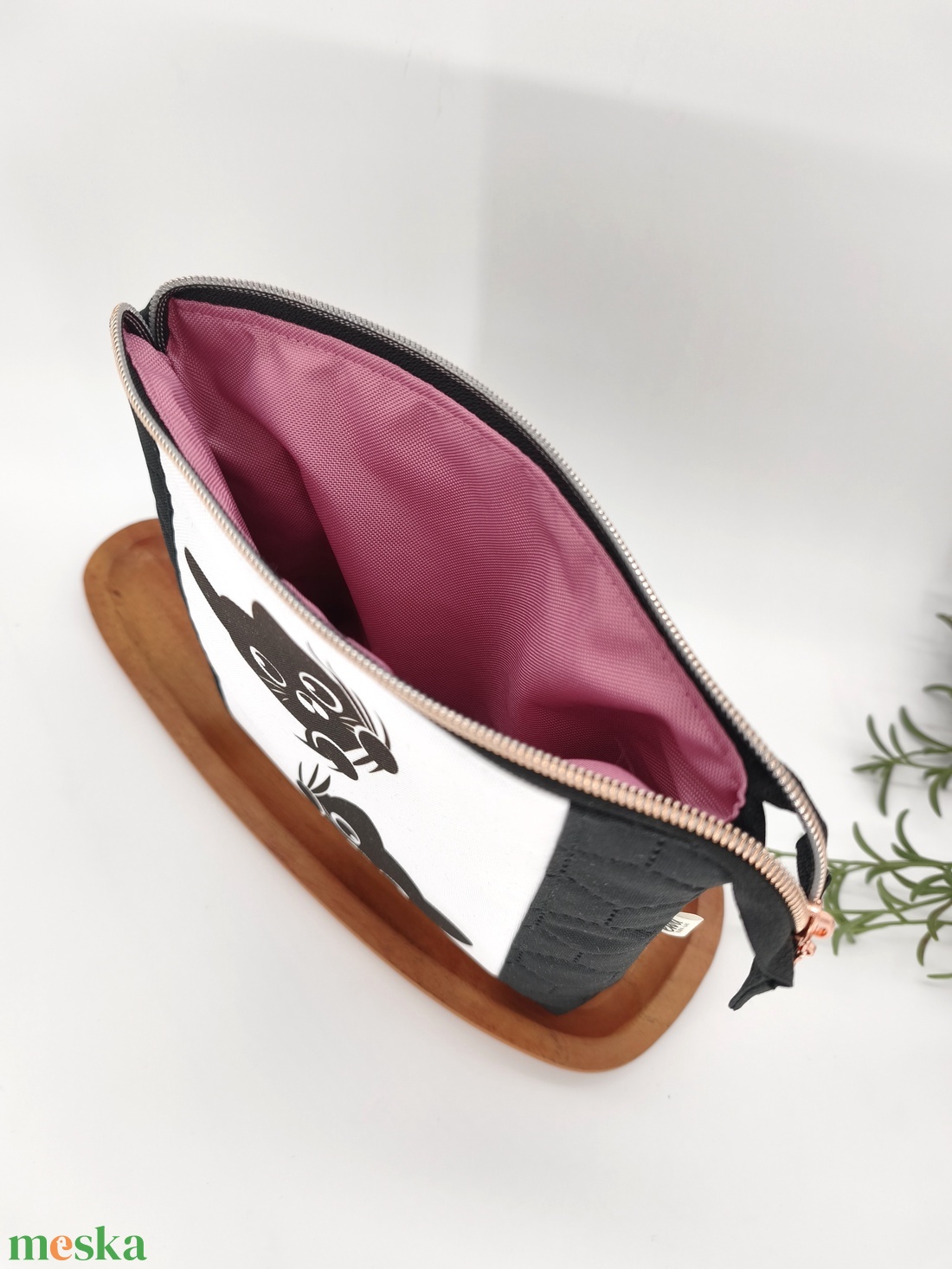 Bella utazó neszesszer / fekete cicák fehér alapon minta             - táska & tok - neszesszer - Meska.hu