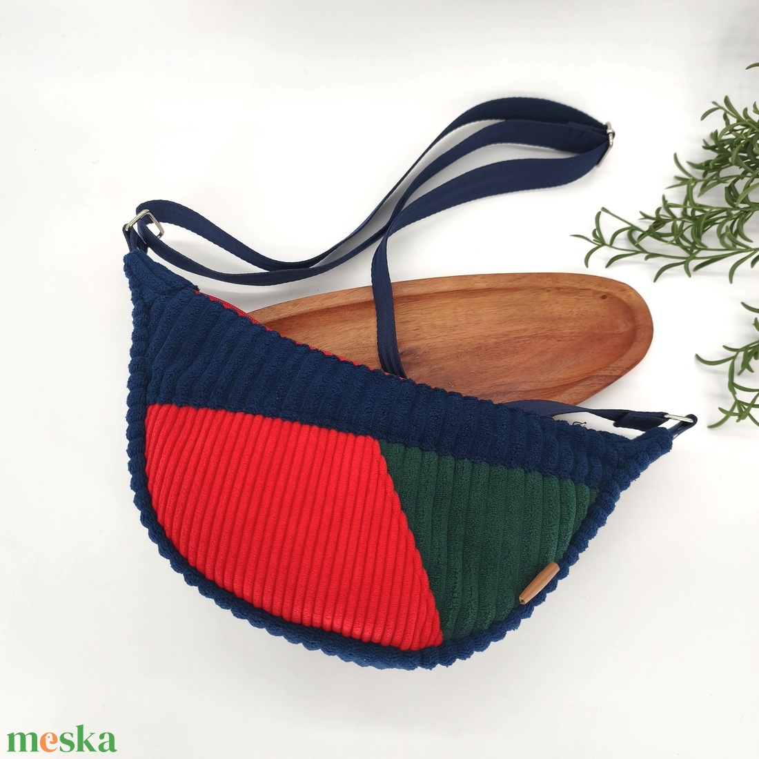 Moon crossbody, smaragdzöld, kék és  piros minta  - táska & tok - kézitáska & válltáska - vállon átvethető táska - Meska.hu