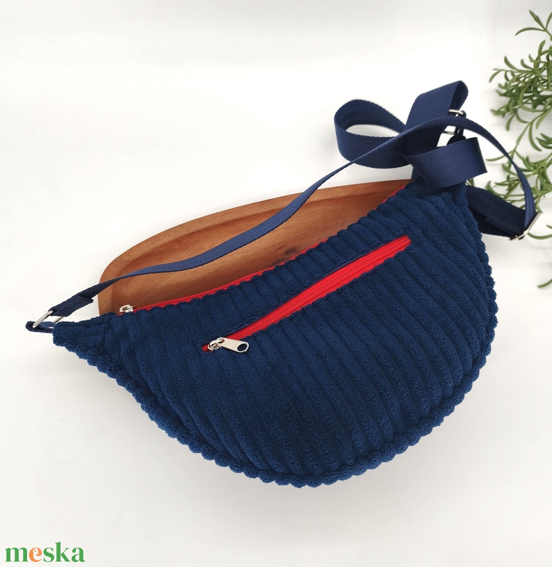 Moon crossbody, smaragdzöld, kék és  piros minta  - táska & tok - kézitáska & válltáska - vállon átvethető táska - Meska.hu