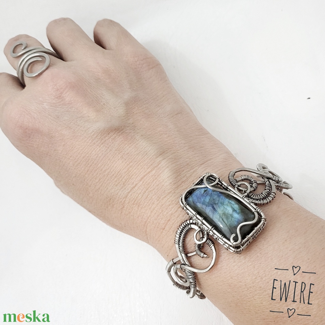 Kék labradorit orvosi fém karperec - ékszer - karkötő - karperec - Meska.hu