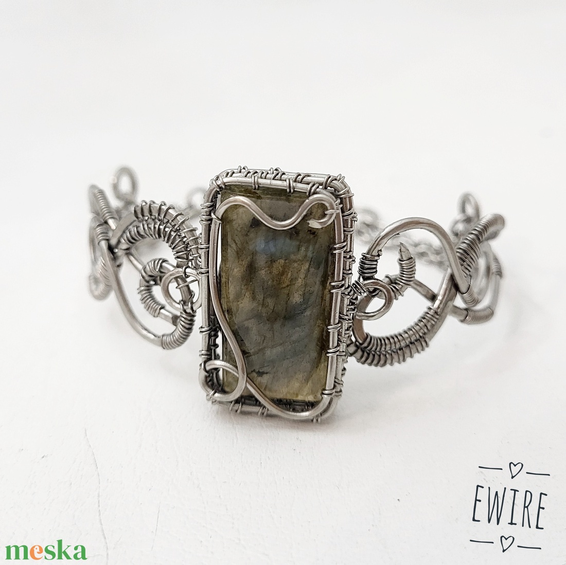 Kék labradorit orvosi fém karperec - ékszer - karkötő - karperec - Meska.hu