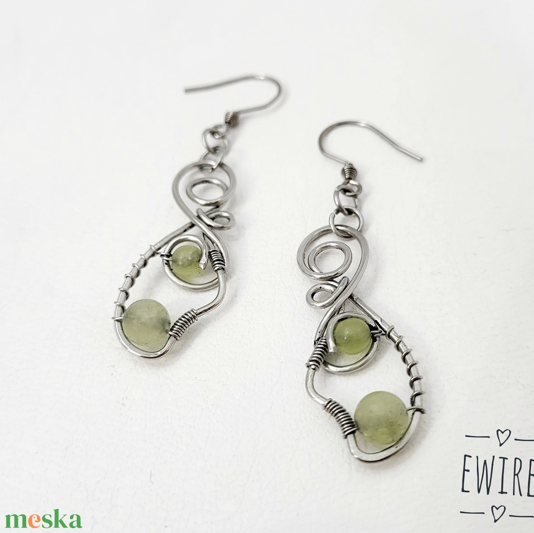 Orvosi acél akasztós fülbevaló ásványgolyóval - ékszer - fülbevaló - lógó fülbevaló - Meska.hu