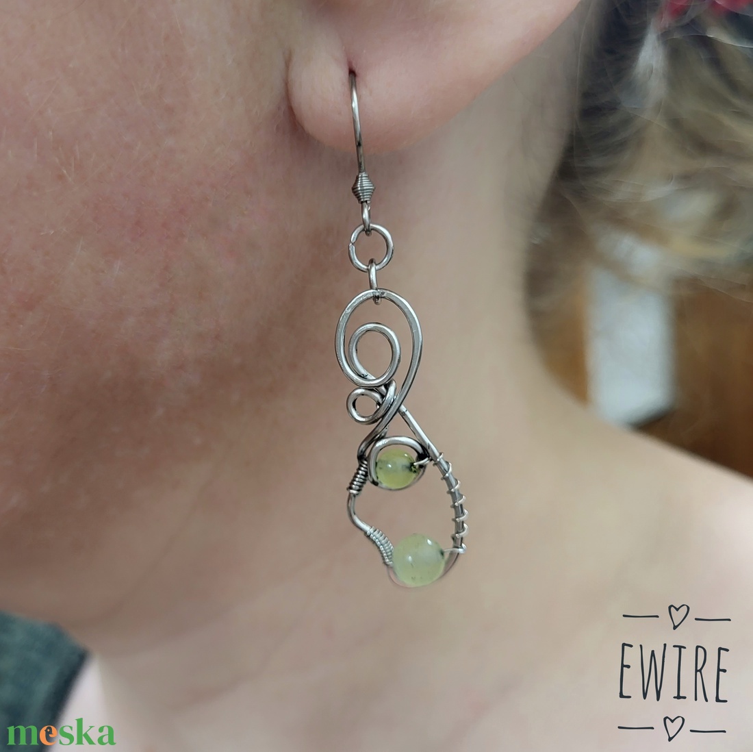 Orvosi acél akasztós fülbevaló ásványgolyóval - ékszer - fülbevaló - lógó fülbevaló - Meska.hu