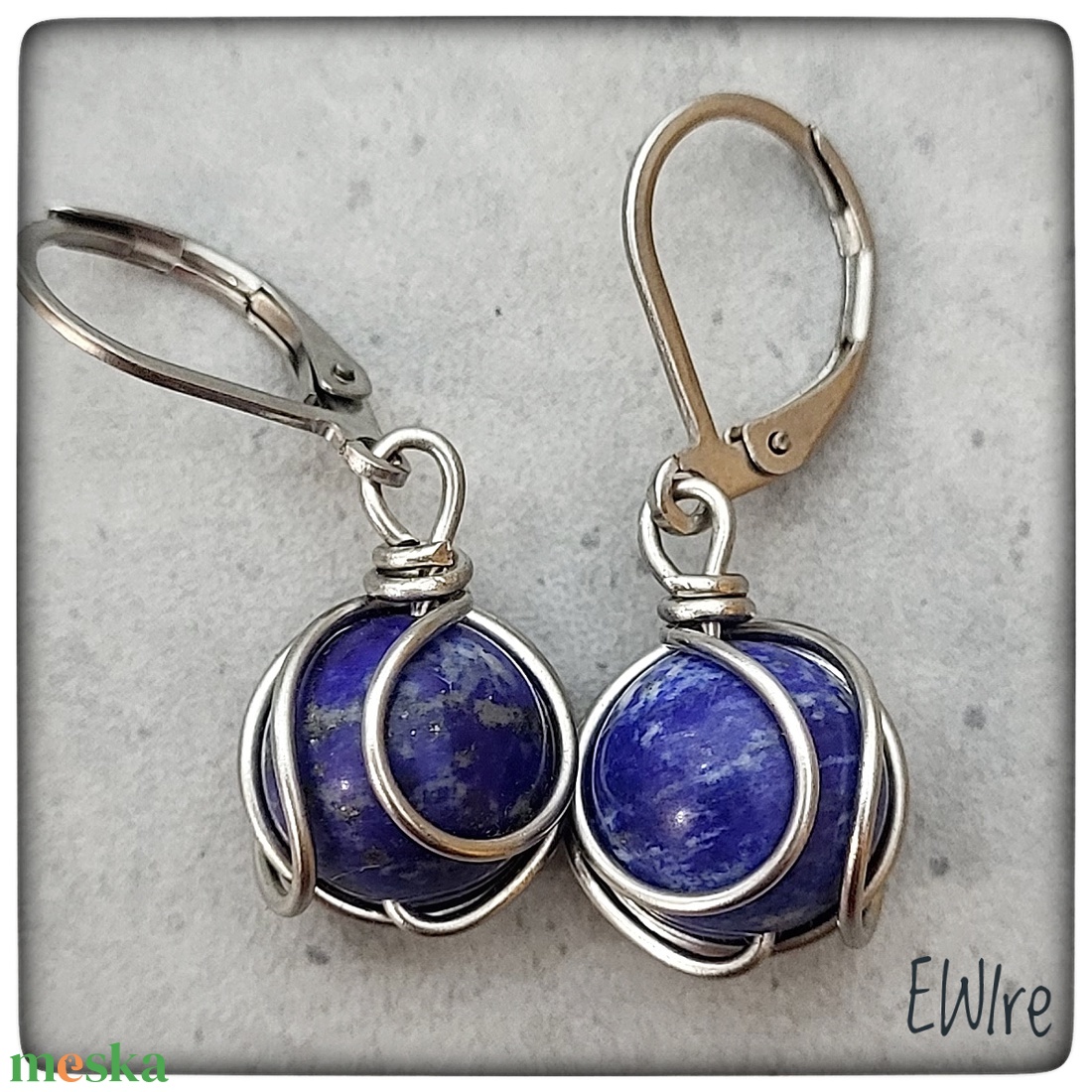 Lápisz lazuli fülbevaló, Orvosi fém fülbevaló - ékszer - fülbevaló - lógós kerek fülbevaló - Meska.hu
