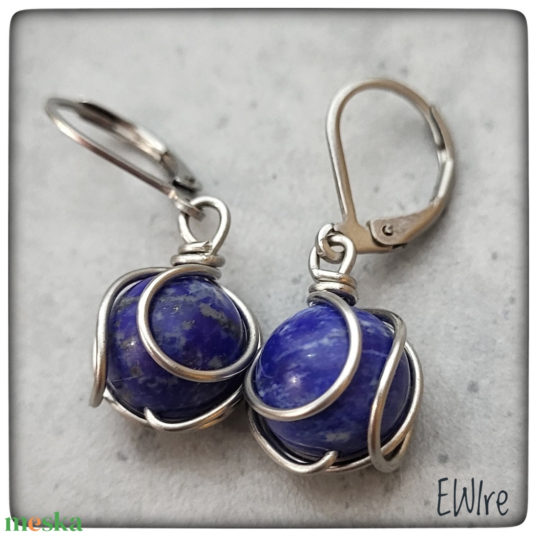 Lápisz lazuli fülbevaló, Orvosi fém fülbevaló - ékszer - fülbevaló - lógós kerek fülbevaló - Meska.hu