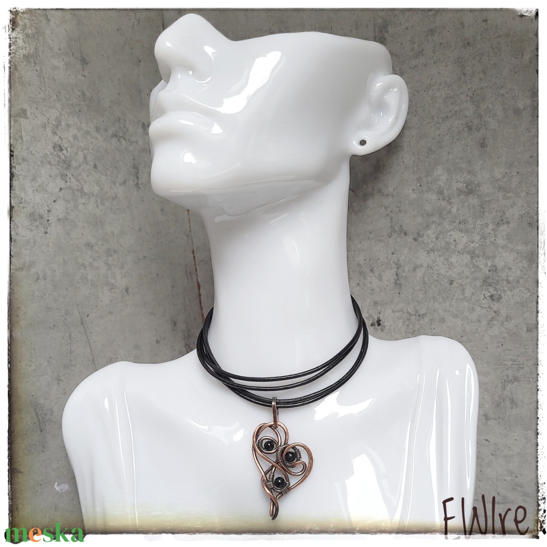 Szív medál, vörösréz szív fekete ónixszal, drótszív, drótékszer - ékszer - nyaklánc - medál - Meska.hu