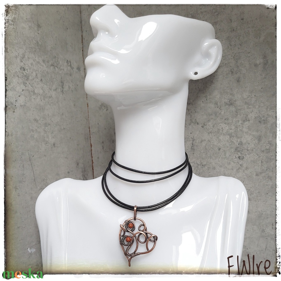 Szív medál, vörösréz szív vörös jáspissal, drótszív, drótékszer - ékszer - nyaklánc - medál - Meska.hu