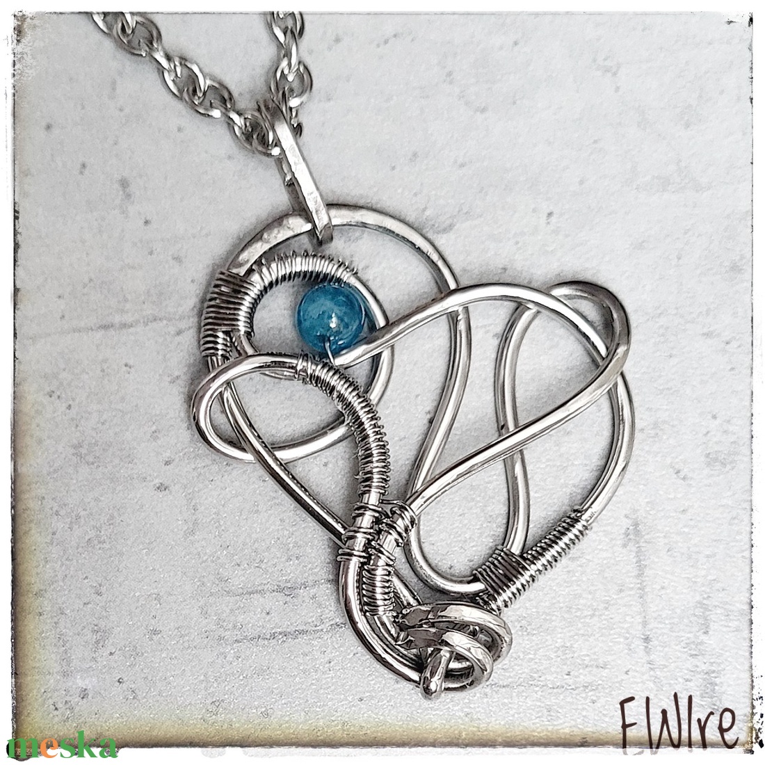 Szív medál, orvosi fém medál kék apatit ásványos drótékszer - ékszer - nyaklánc - medál - Meska.hu