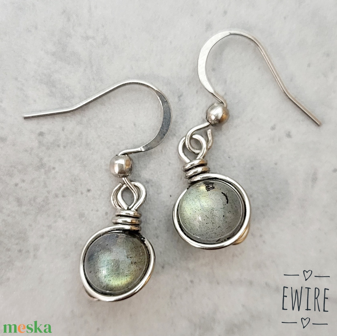 Vegyes ásványgolyós fülbevaló, kis ásványos orvosi fém fülbevaló 3, drótfülbevaló - ékszer - fülbevaló - lógós kerek fülbevaló - Meska.hu