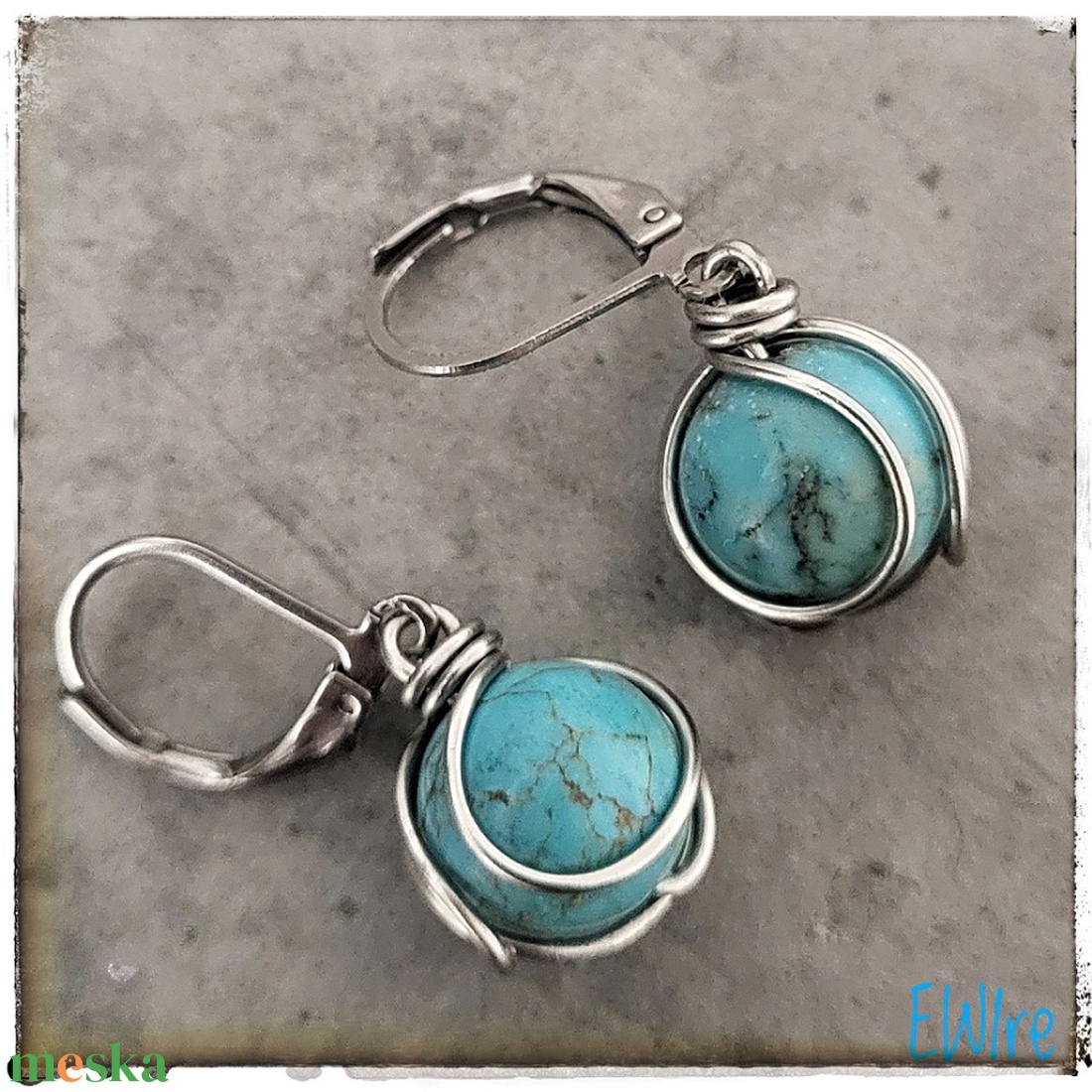 Türkinit fülbevaló, Orvosi fém fülbevaló, drót fülbevaló, ásványgolyós fülbevaló - ékszer - fülbevaló - lógós kerek fülbevaló - Meska.hu