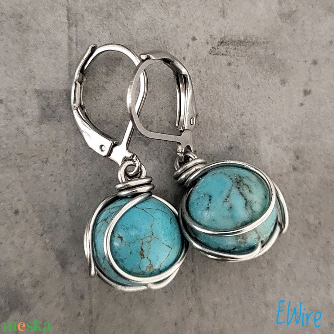 Türkinit fülbevaló, Orvosi fém fülbevaló, drót fülbevaló, ásványgolyós fülbevaló - ékszer - fülbevaló - lógós kerek fülbevaló - Meska.hu