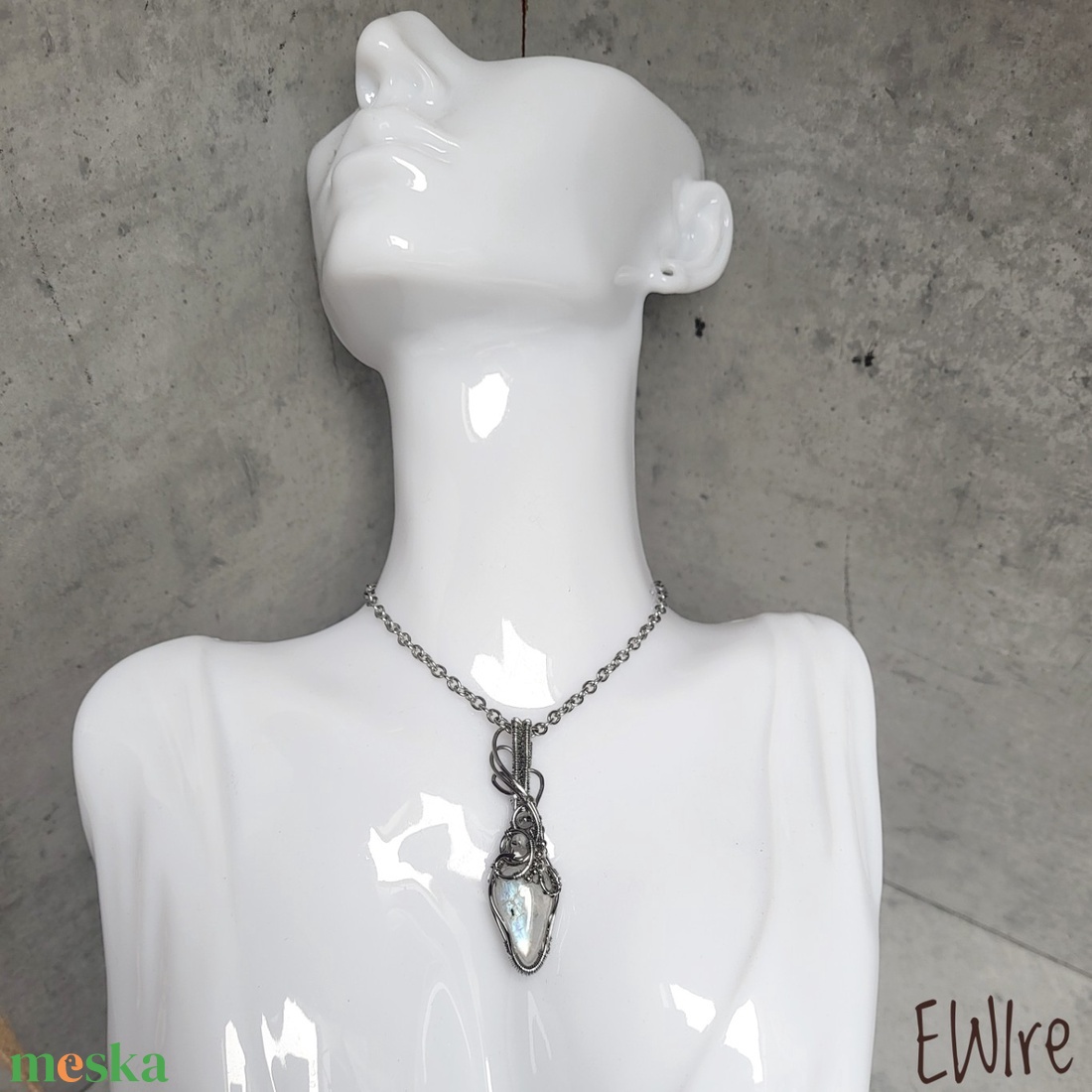 Szivárvány holdkő medál orvosi fém - ékszer - nyaklánc - medál - Meska.hu