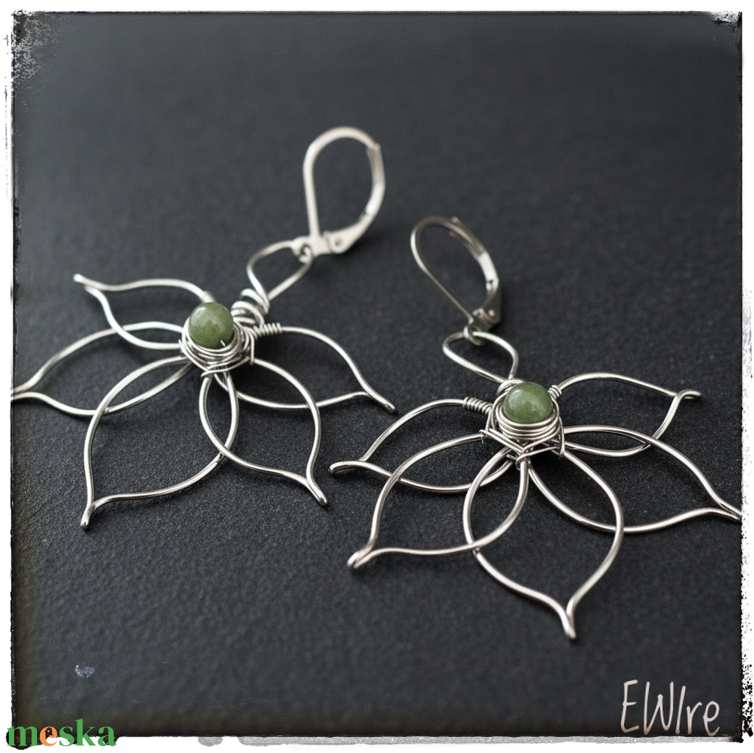 Virág orvosi fém fantázia fülbevaló jade ásványgolyóval - ékszer - fülbevaló - lógó fülbevaló - Meska.hu