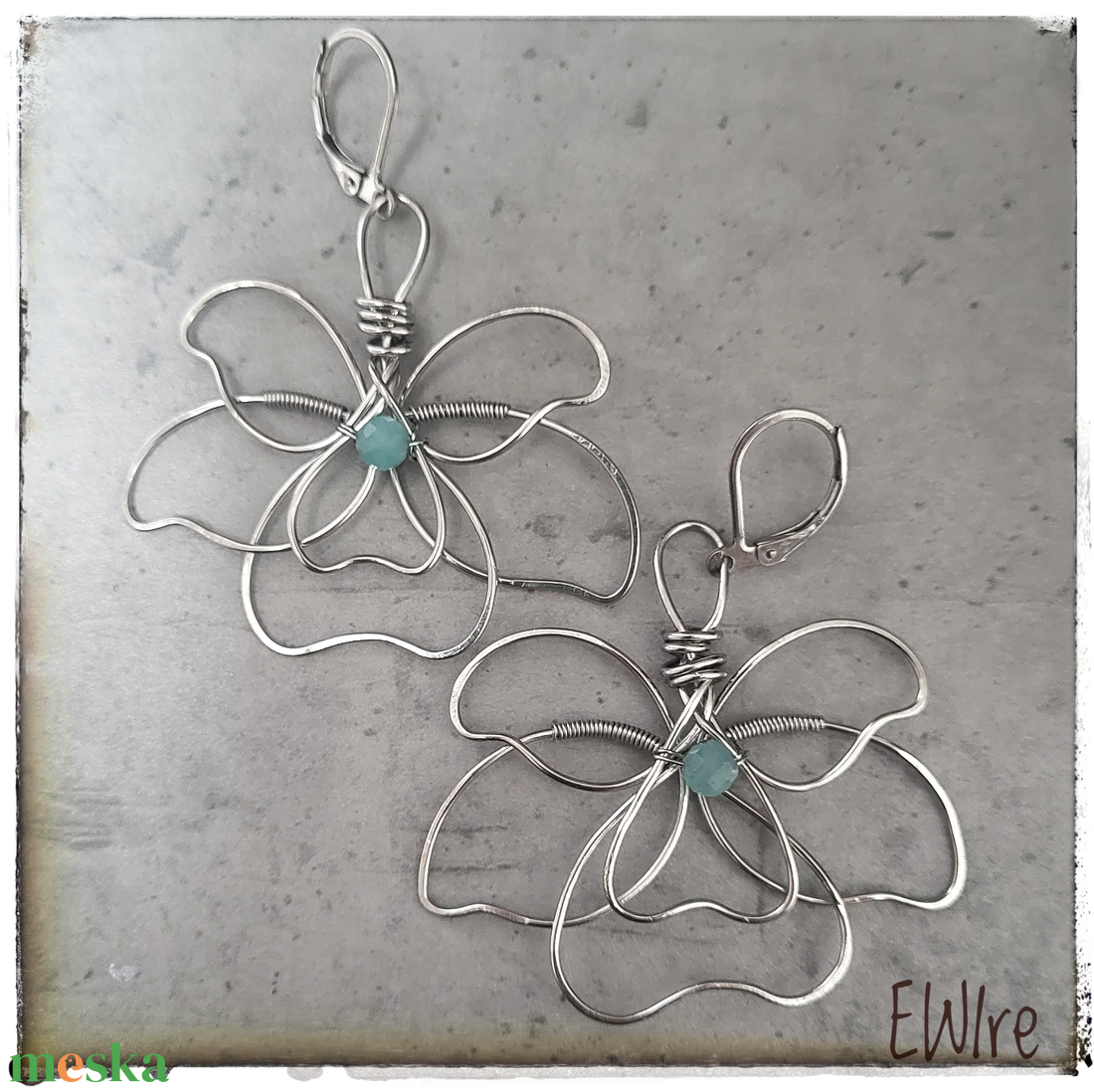 Virág orvosi fém fantázia fülbevaló amazonit ásványgolyóval - ékszer - fülbevaló - lógó fülbevaló - Meska.hu