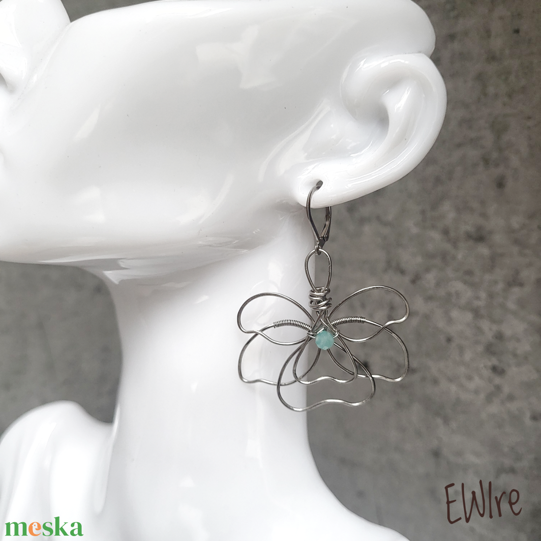 Virág orvosi fém fantázia fülbevaló amazonit ásványgolyóval - ékszer - fülbevaló - lógó fülbevaló - Meska.hu