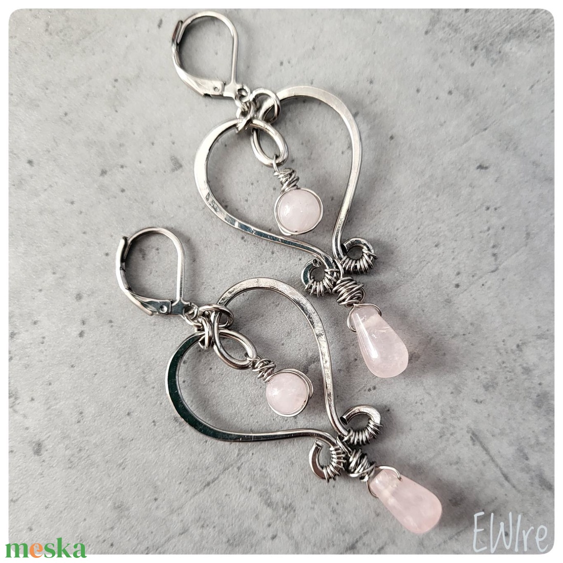 Rózsakvarc fülbevaló, Orvosi fém fülbevaló, drótékszer, szivecske fülbevaló - ékszer - fülbevaló - lógó fülbevaló - Meska.hu