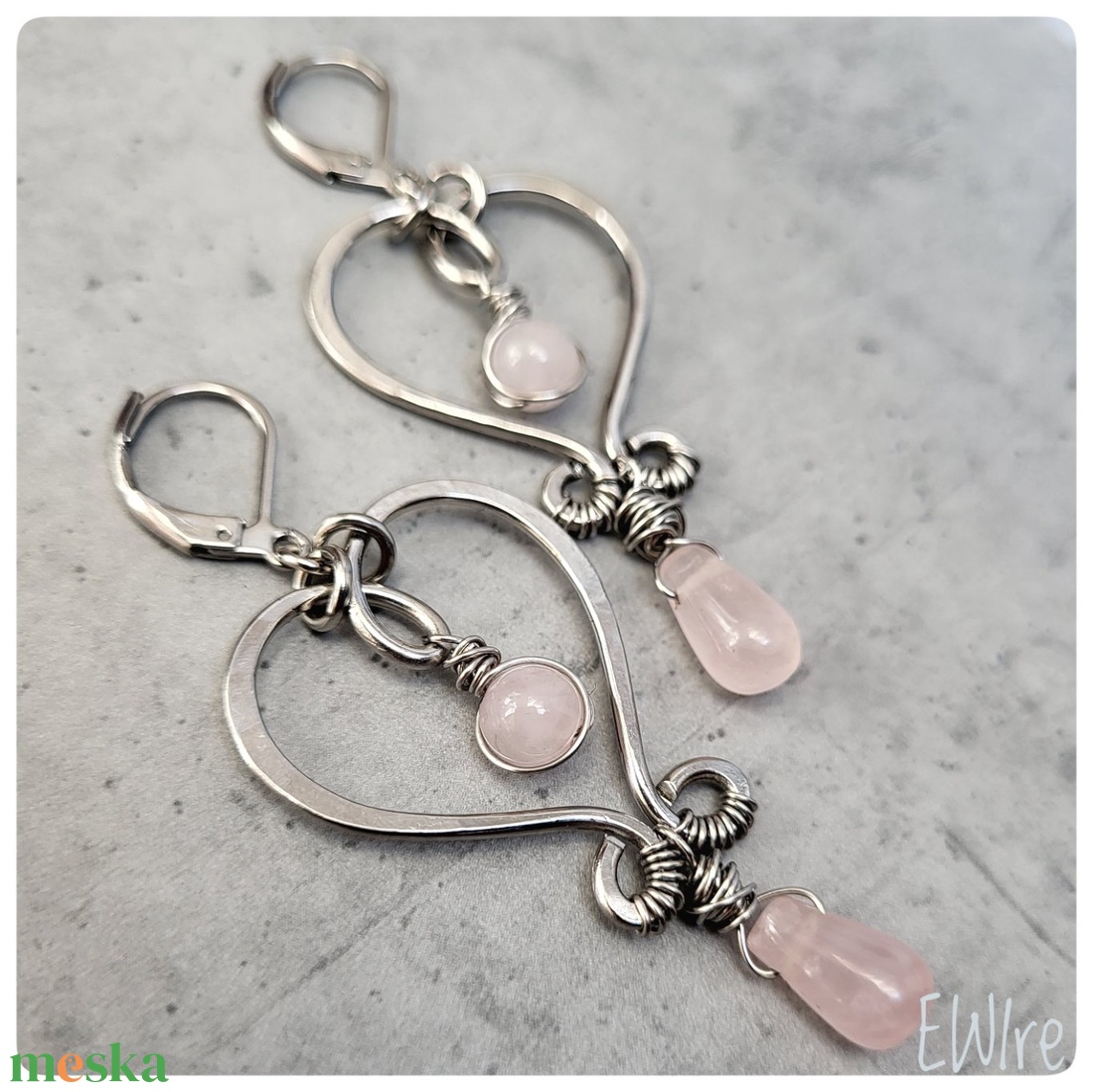 Rózsakvarc fülbevaló, Orvosi fém fülbevaló, drótékszer, szivecske fülbevaló - ékszer - fülbevaló - lógó fülbevaló - Meska.hu