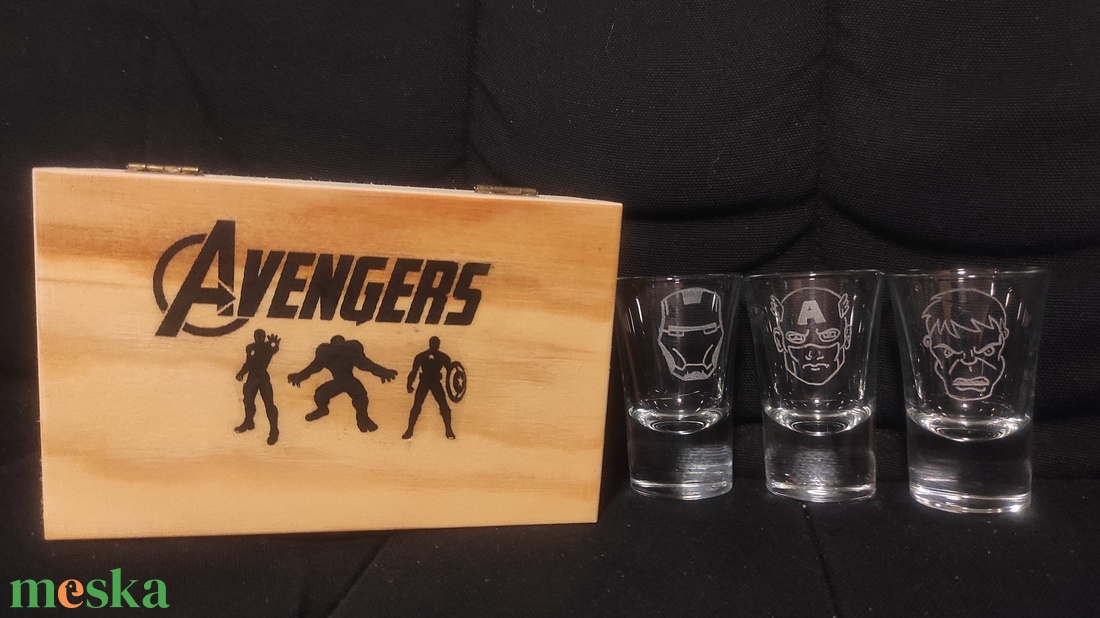 Avengers (Bosszúállók) álinkás üveg pohár készlet, opcionálisan fa díszdobozzal, kézzel gravírozott férfi ajándék, bögre - otthon & életmód - konyhafelszerelés, tálalás - tálalás - pálinkás poharak, szettek - Meska.hu Avengers (Bosszúállók) álinkás üveg pohár készlet, opcionálisan fa díszdobozzal, kézzel gravírozott férfi ajándék, bögre - otthon & életmód - konyhafelszerelés, tálalás - tálalás - pálinkás poharak, szettek - Meska.hu