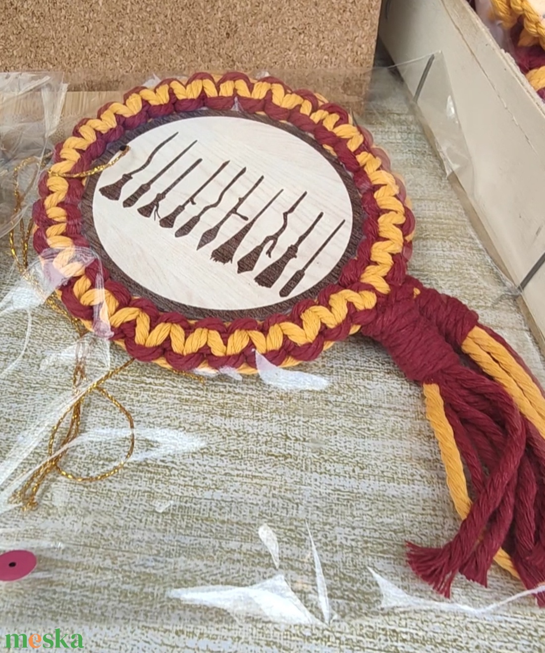 Harry Potter Stílusú makramé  keretes karácsonyfadísz - karácsony - karácsonyi lakásdekoráció - karácsonyfadíszek - Meska.hu