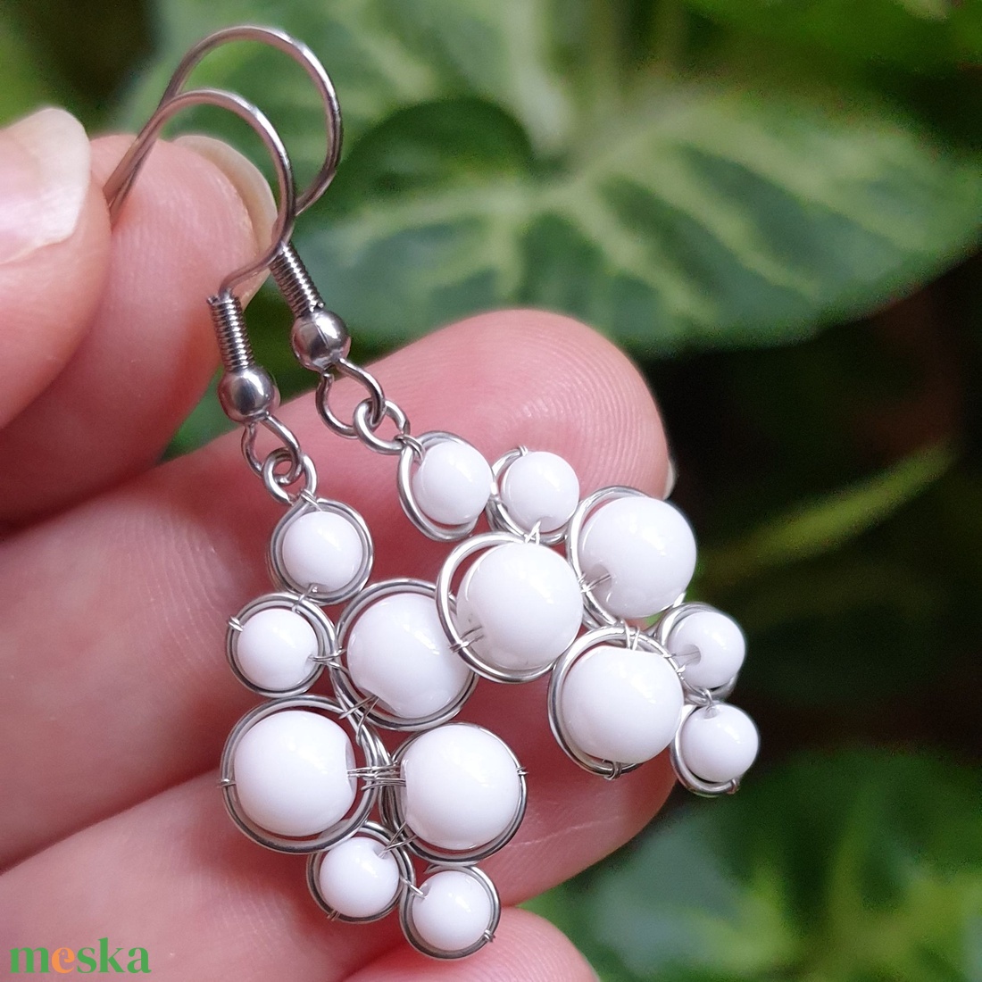 Fehér fürt fülbevaló - ékszer - fülbevaló - lógó fülbevaló - Meska.hu