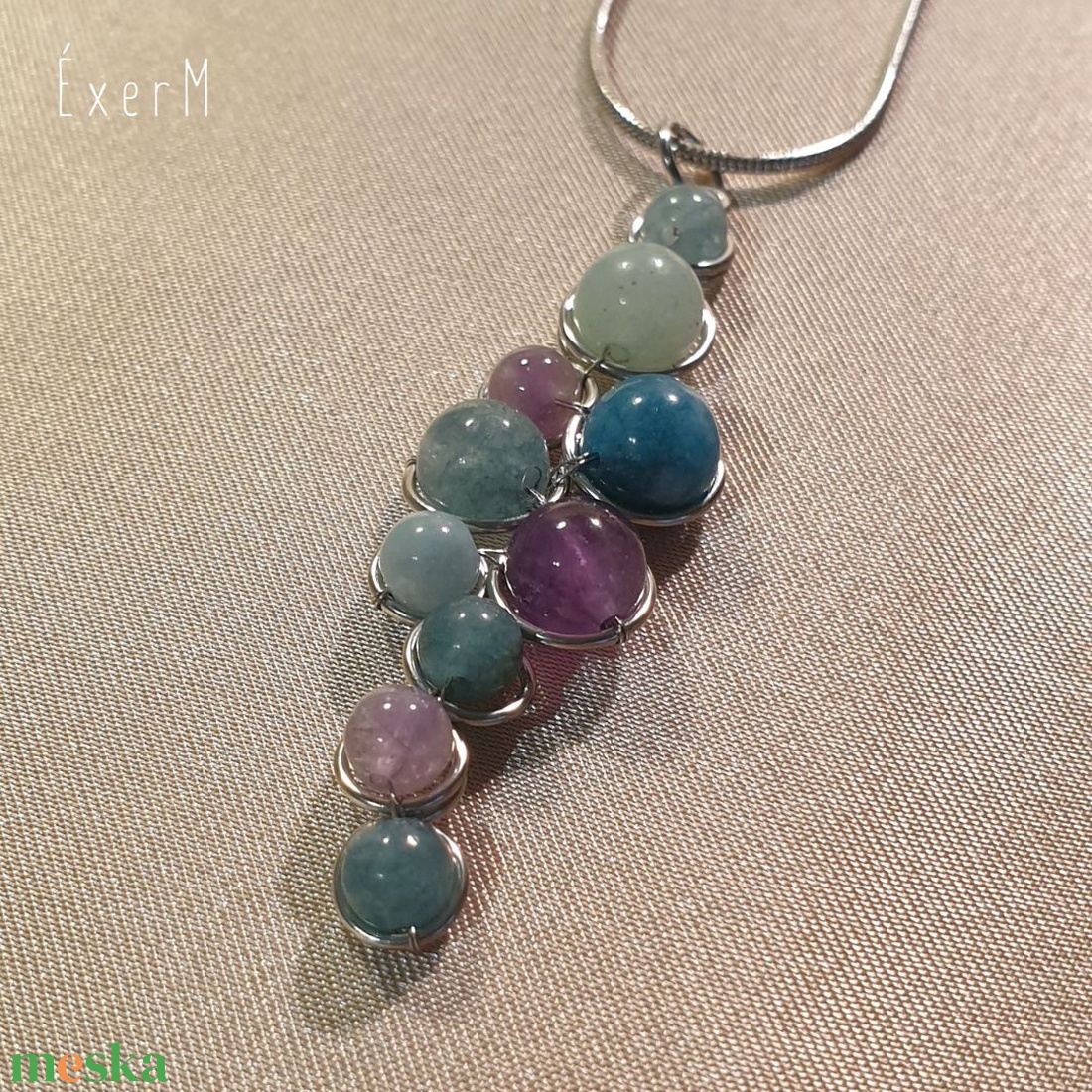 Világoskék-lila ásvány medálos nyaklánc - ékszer - nyaklánc - medálos nyaklánc - Meska.hu