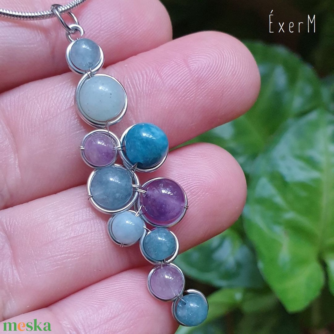 Világoskék-lila ásvány medálos nyaklánc - ékszer - nyaklánc - medálos nyaklánc - Meska.hu