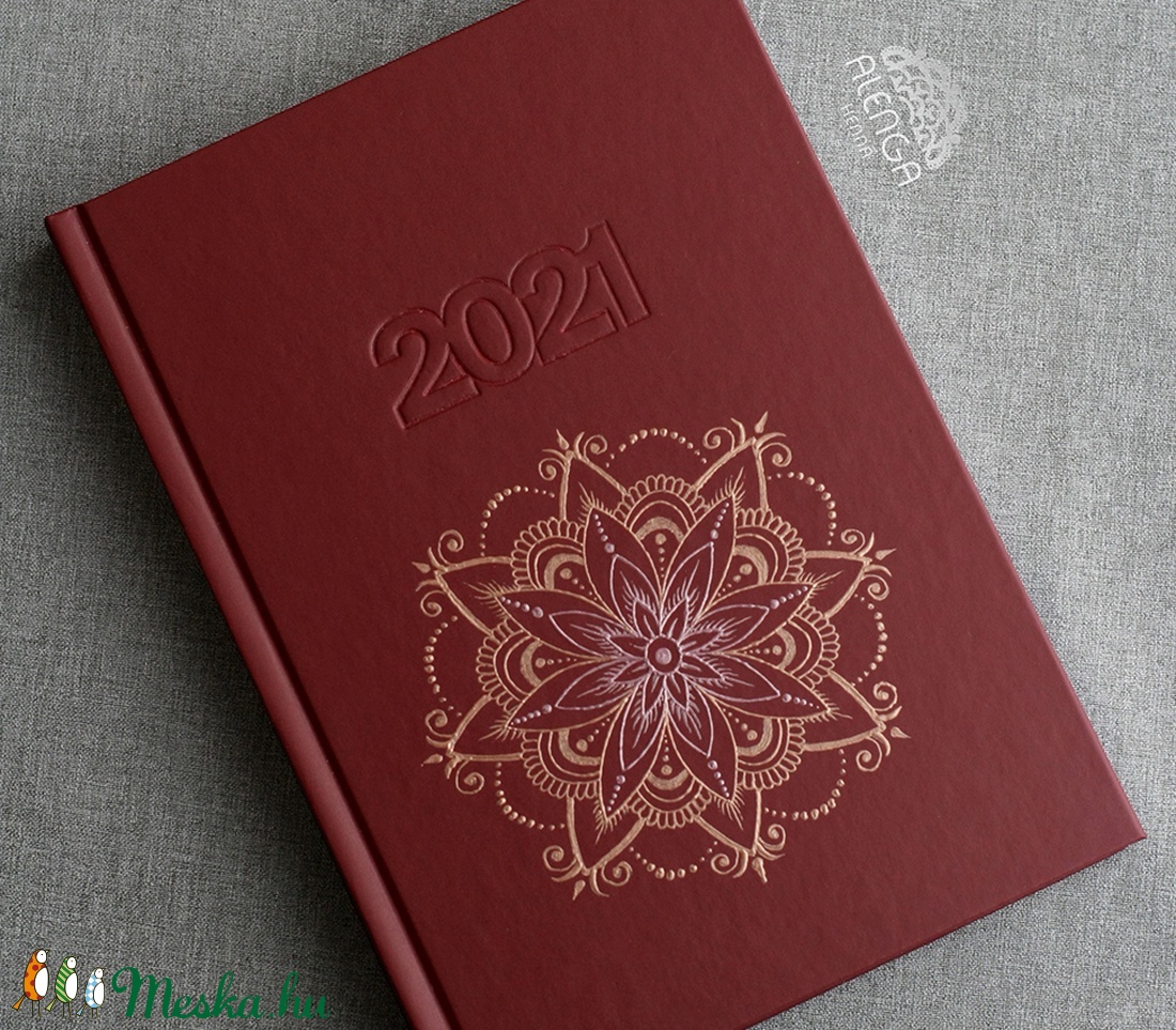 Rosegold+rózsaszín mandala mintás bordó határidőnapló, A/5-ös, napi beosztású, szabadkézzel festett egyedi napló - otthon & életmód - papír, írószer - jegyzetfüzet & napló - Meska.hu