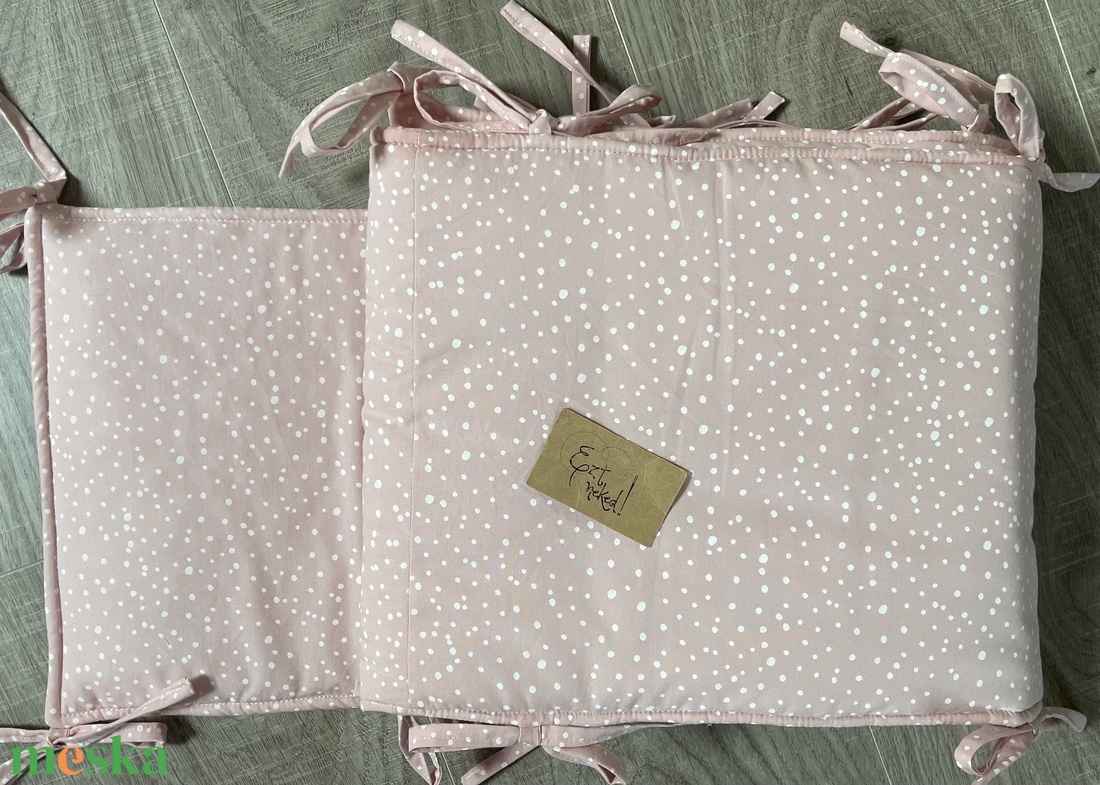 Lapos klasszikus rácsvédő - pasztell rózsaszín - otthon & életmód - babaszoba, gyerekszoba - rácsvédő & baldachin - Meska.hu