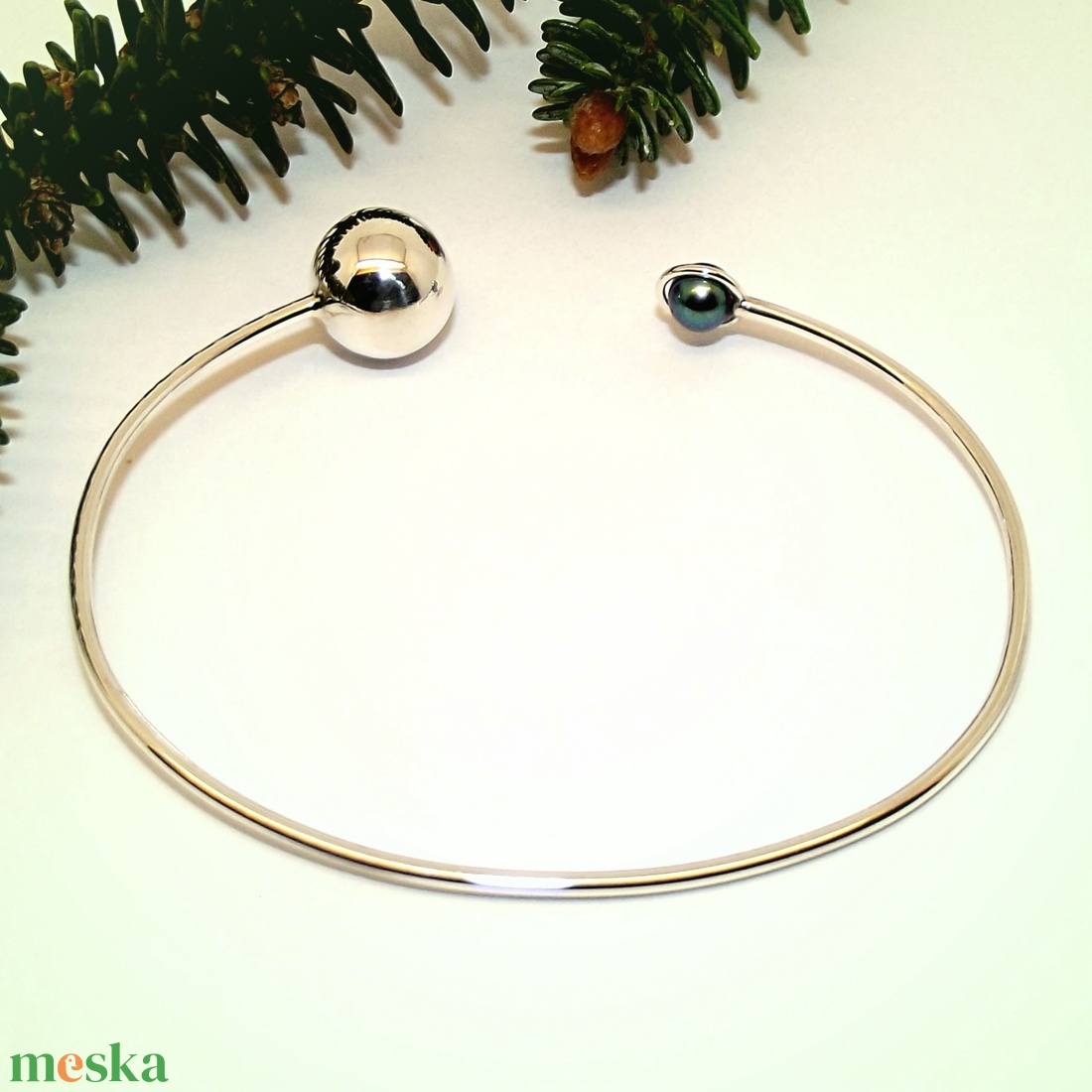 Szürke igazgyöngy és nagy gömb, női ezüst karkötő, 19 cm (EIK.06) - ékszer - karkötő - karperec - Meska.hu Szürke igazgyöngy és nagy gömb, női ezüst karkötő, 19 cm (EIK.06) - ékszer - karkötő - karperec - Meska.hu