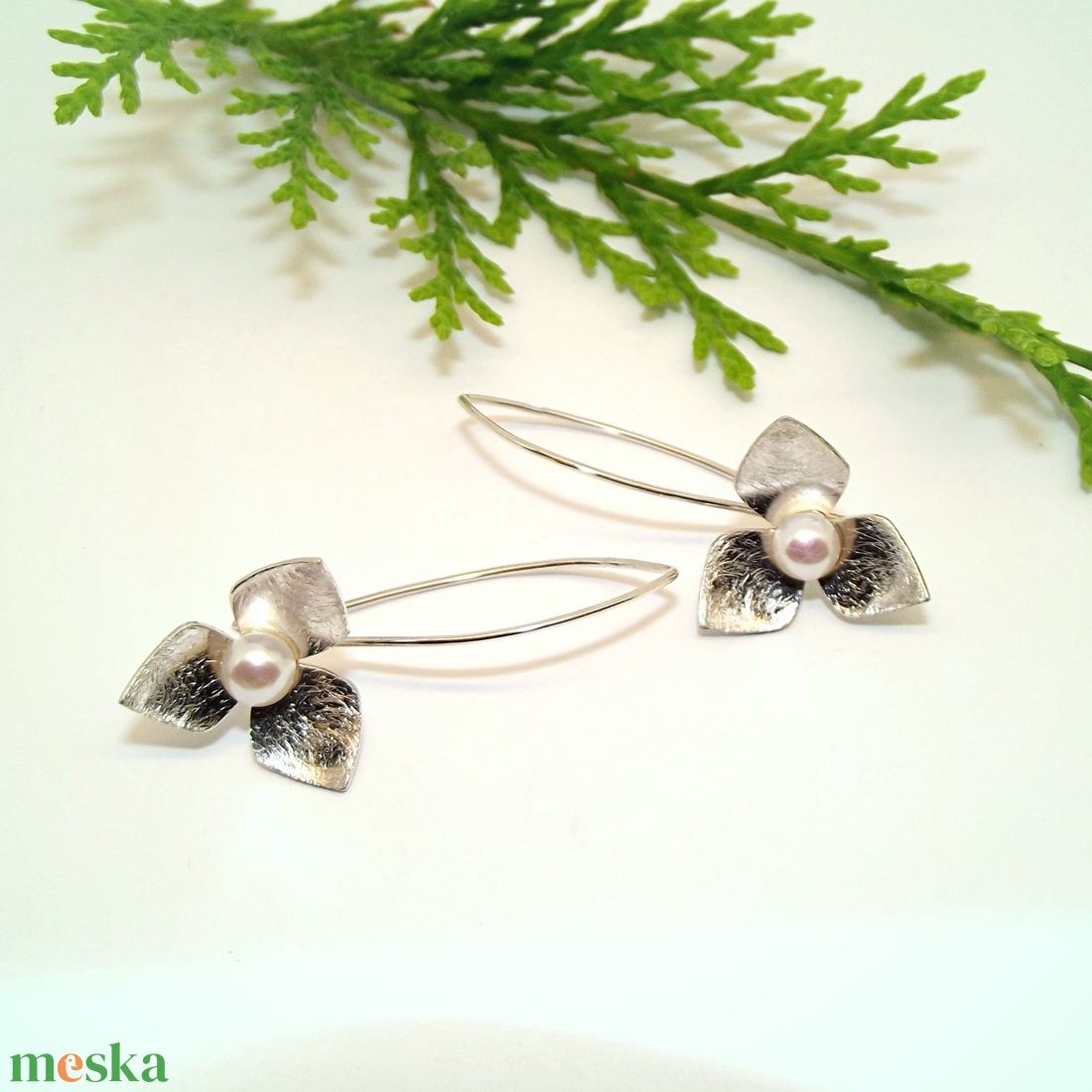 Három szirmú virág, női ezüst fülbevaló pár (EF.051) - ékszer - fülbevaló - lógó fülbevaló - Meska.hu