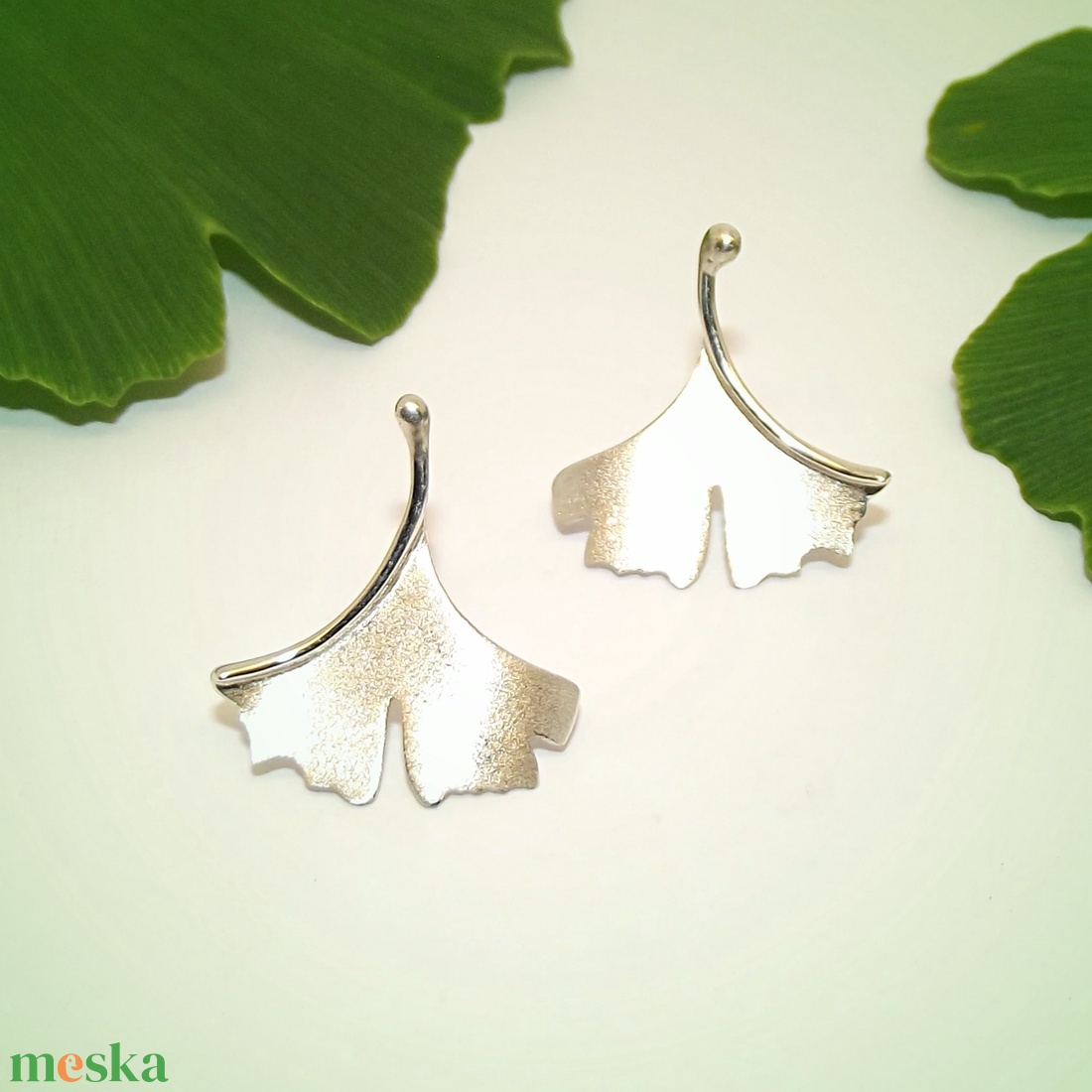 Ginkgo biloba, mattírozott, stekkeres, női ezüst fülbevaló pár (EGK.07) - ékszer - fülbevaló - lógó fülbevaló - Meska.hu