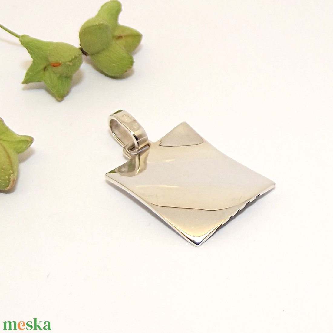 Piros tulipános hullámos négyzet, női ezüst medál (ETK.22) - ékszer - nyaklánc - medál - Meska.hu Piros tulipános hullámos négyzet, női ezüst medál (ETK.22) - ékszer - nyaklánc - medál - Meska.hu