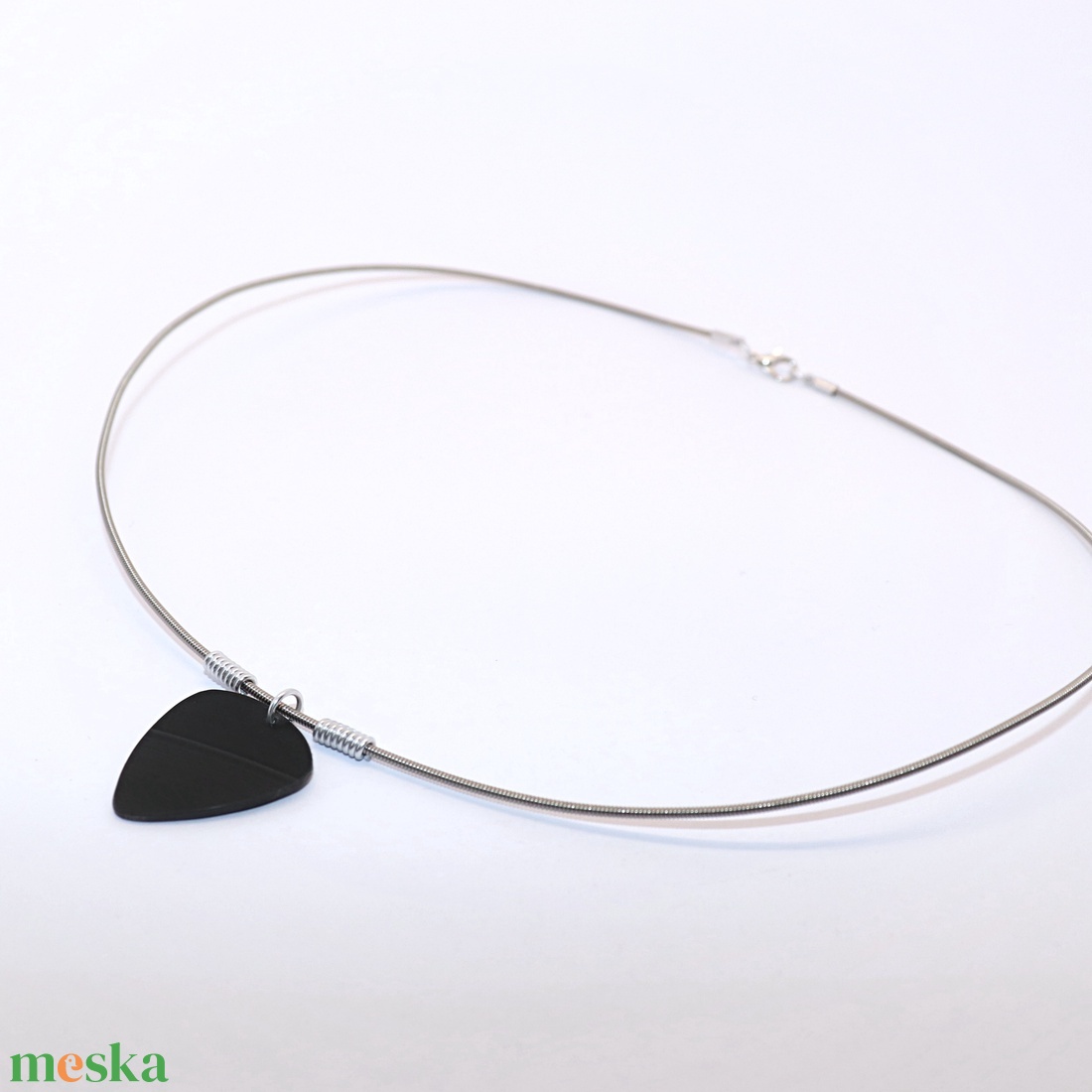 Gitárhúr, alumínium és hanglemez, férfi nyaklánc, 55 cm (NY.01) - ékszer - nyaklánc - medálos nyaklánc - Meska.hu Gitárhúr, alumínium és hanglemez, férfi nyaklánc, 55 cm (NY.01) - ékszer - nyaklánc - medálos nyaklánc - Meska.hu