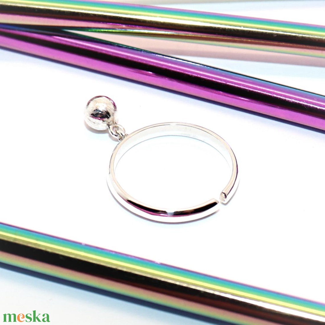 Karikagyűrű mozgó karcolt golyóval, női ezüst gyűrű, 61-es méret, állítható (EGY.228) - ékszer - gyűrű - kerek gyűrű - Meska.hu