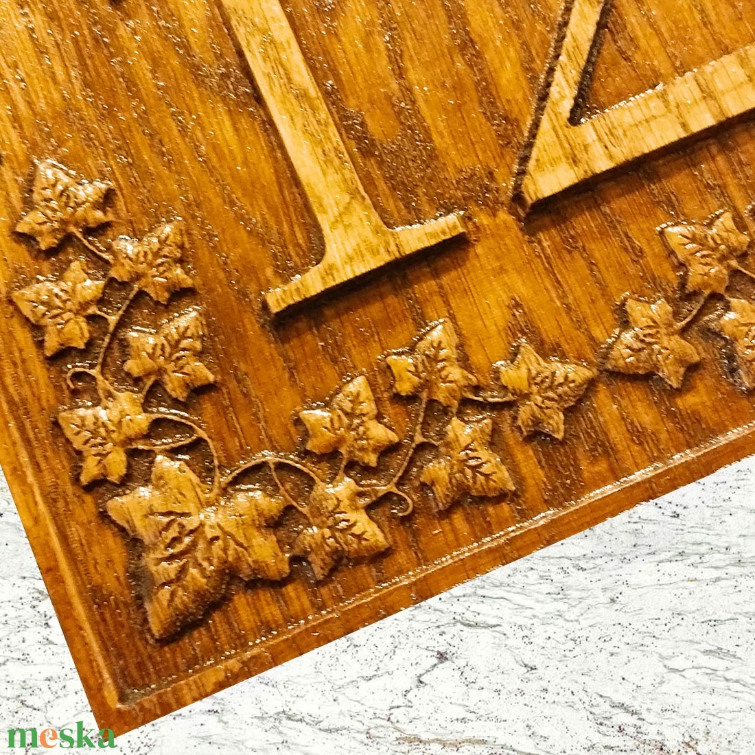 házszámtábla fából faragva borostyán mintával - otthon & életmód - ház & kert - házszám - Meska.hu házszámtábla fából faragva borostyán mintával - otthon & életmód - ház & kert - házszám - Meska.hu
