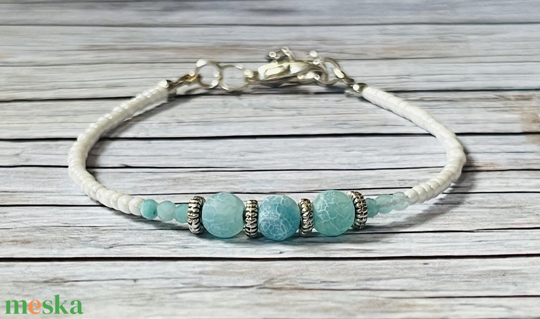 Fagyott csillogás karkötő amazonittal - ékszer - karkötő - gyöngyös karkötő - Meska.hu