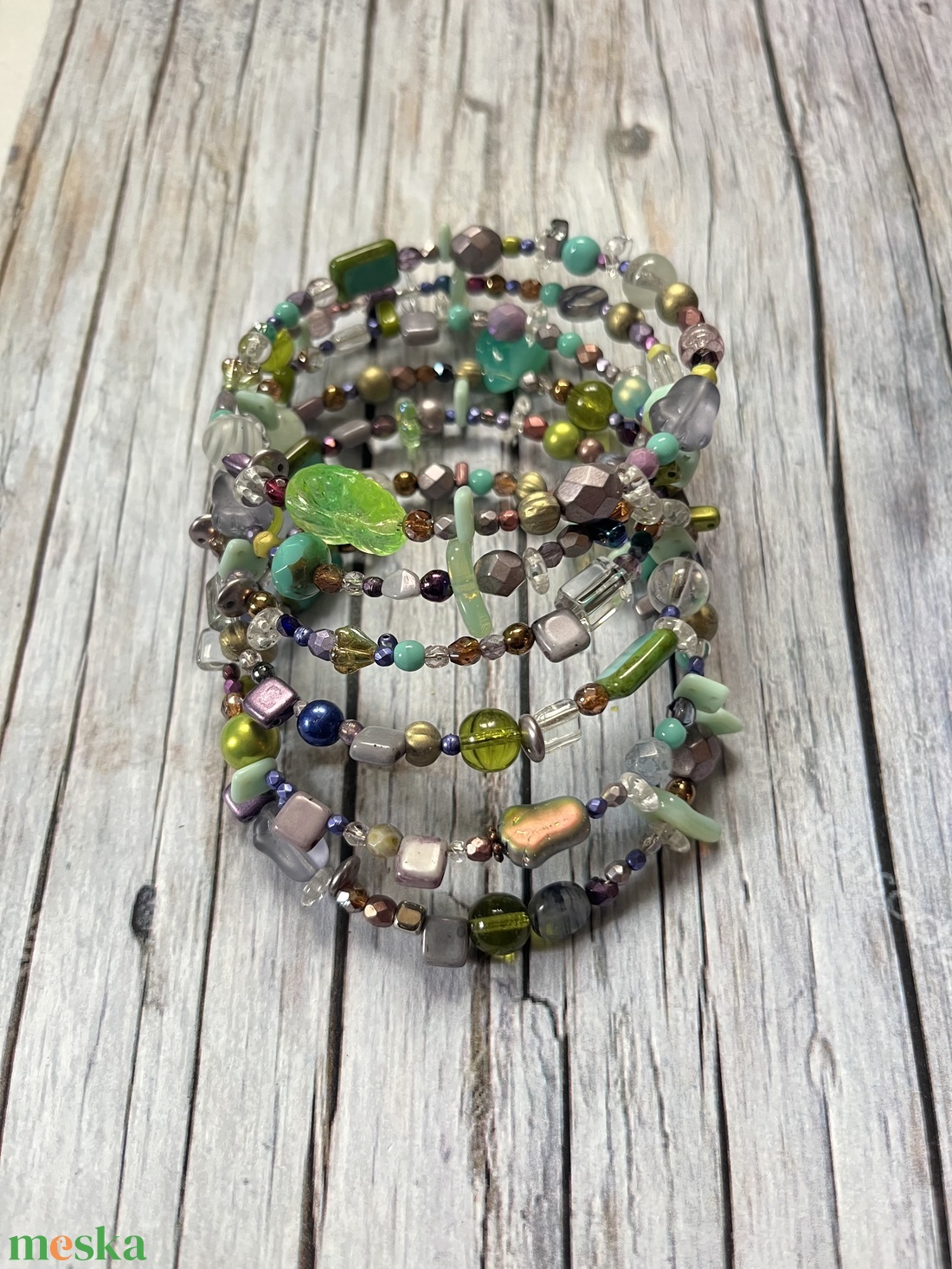 Vízi tündér borzas karkötő - ékszer - karkötő - memóriadrótos karkötő - Meska.hu