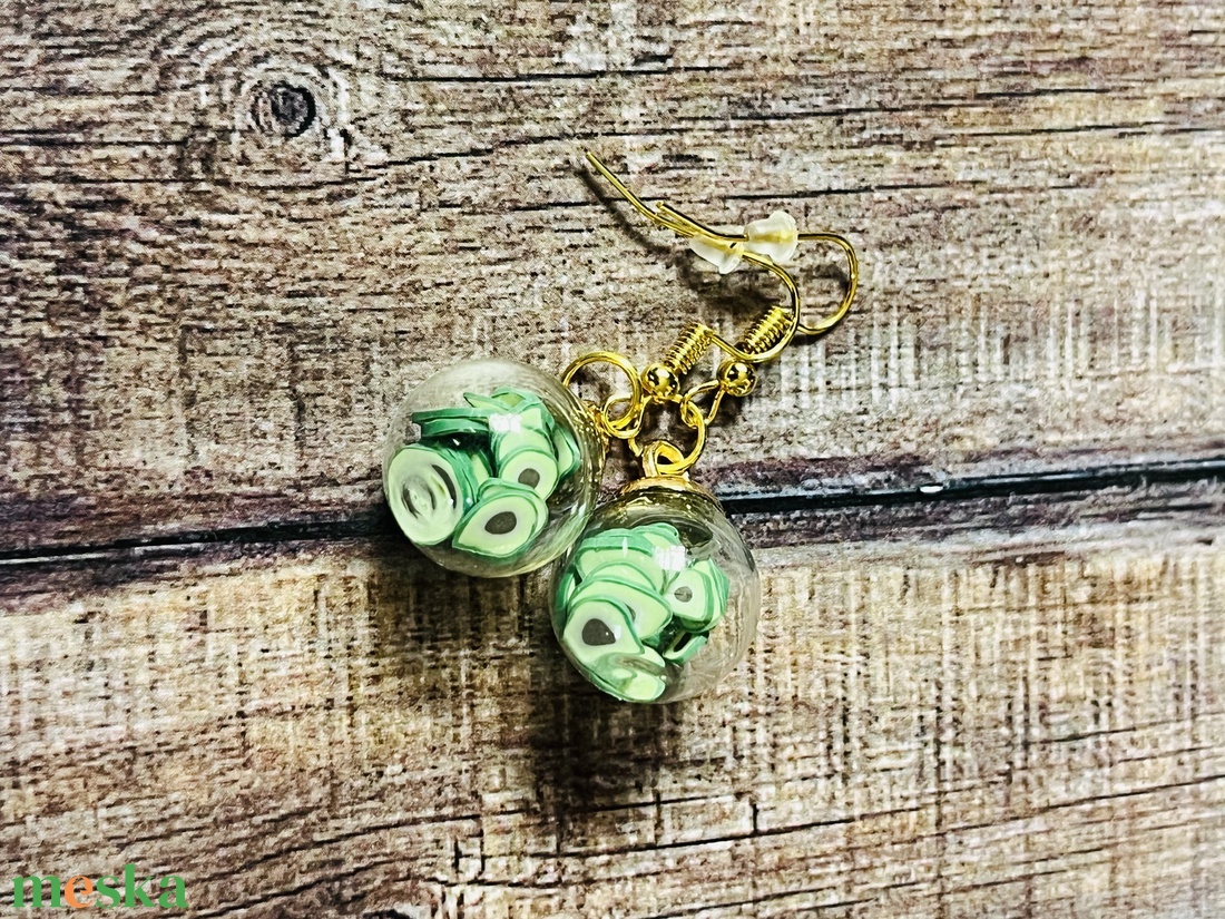 Avocado saláta fülbevaló - ékszer - fülbevaló - lógó fülbevaló - Meska.hu