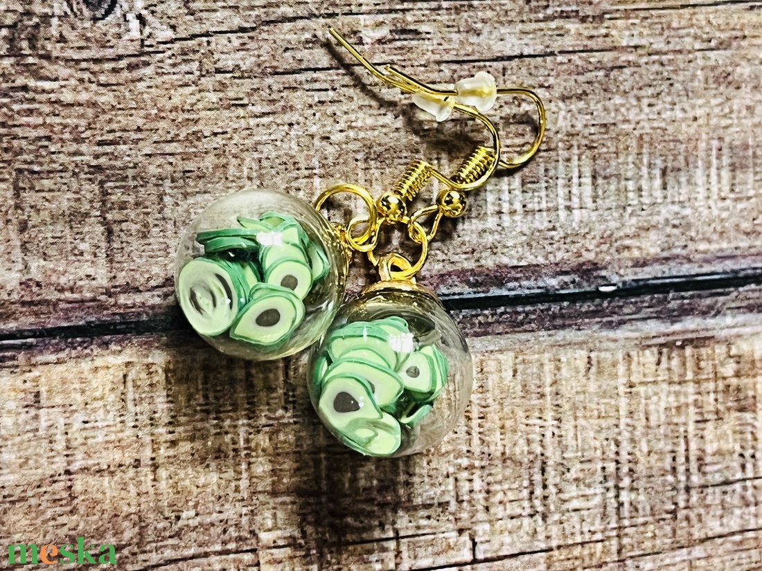 Avocado saláta fülbevaló - ékszer - fülbevaló - lógó fülbevaló - Meska.hu