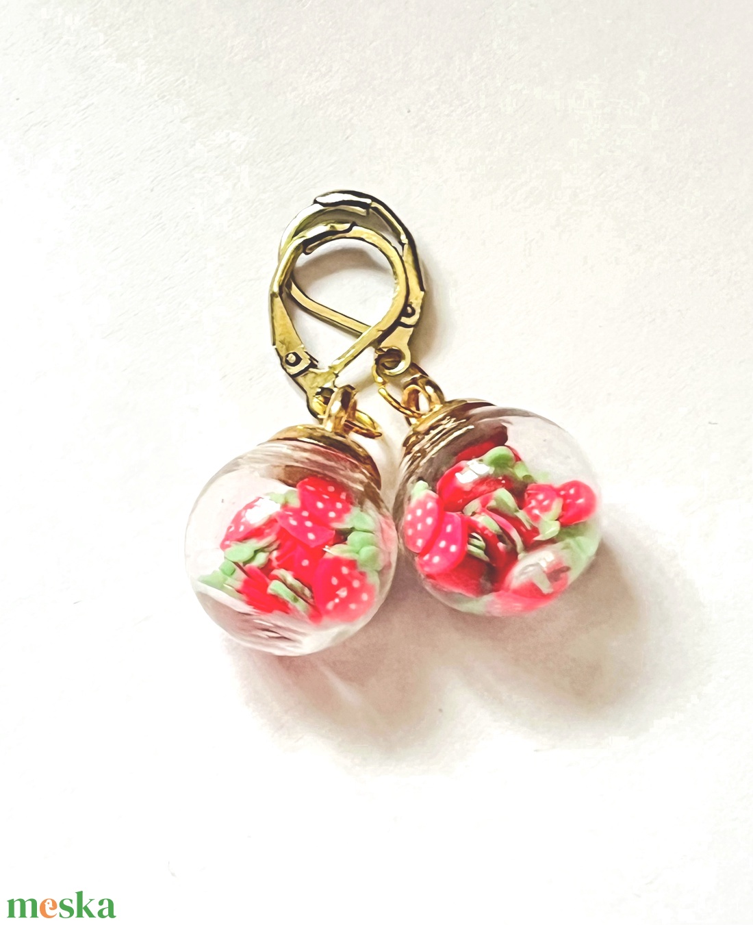 Málna saláta fülbevaló - ékszer - fülbevaló - lógó fülbevaló - Meska.hu