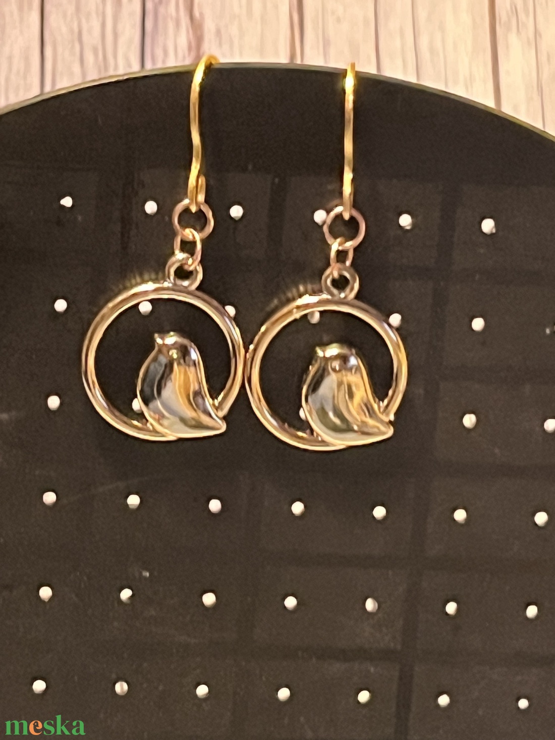 Téli madáretetés fülbevaló - ékszer - fülbevaló - lógó fülbevaló - Meska.hu