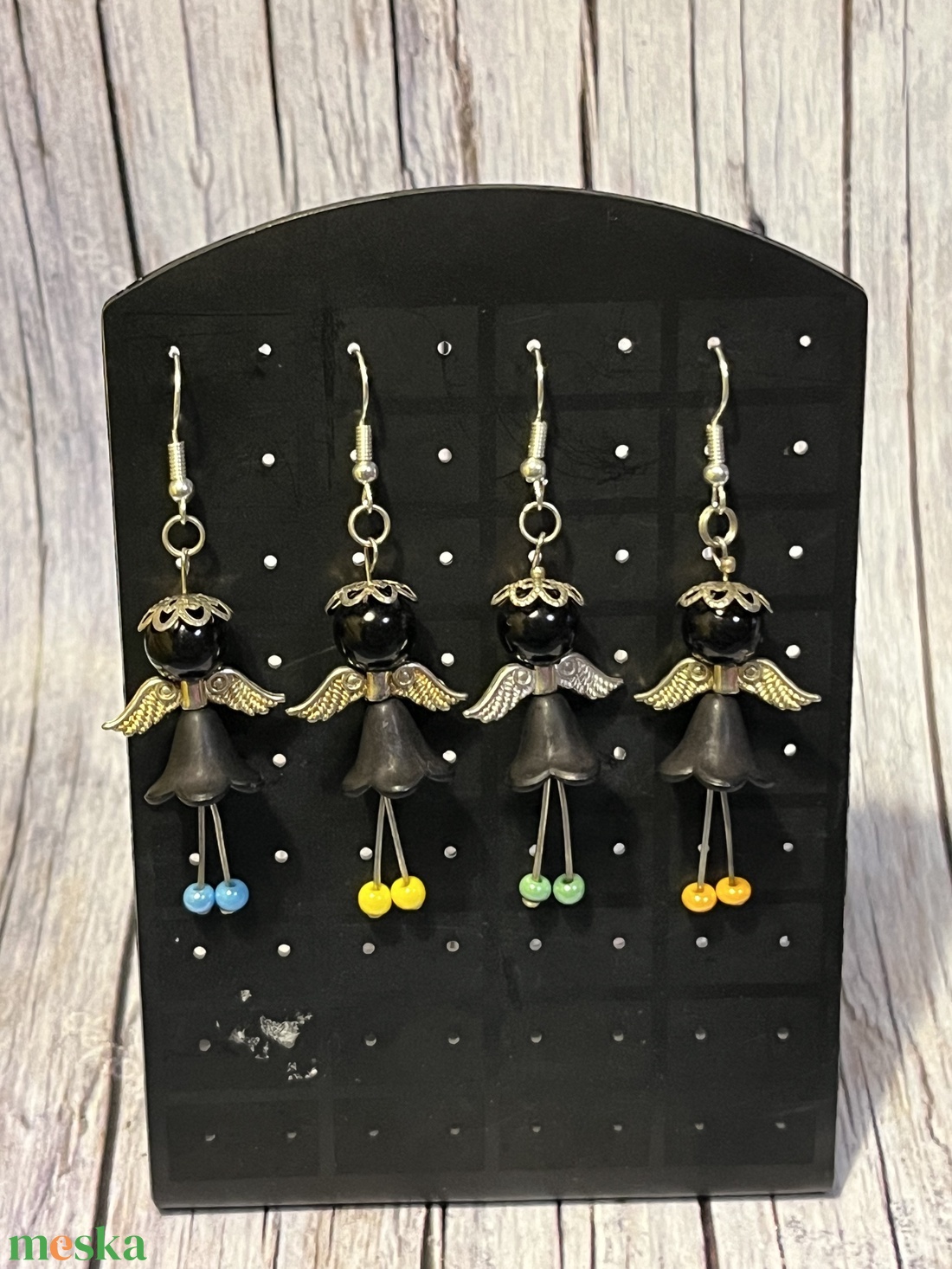 Fekete angyalka színesben fülbevalók - ékszer - fülbevaló - csillár fülbevaló - Meska.hu