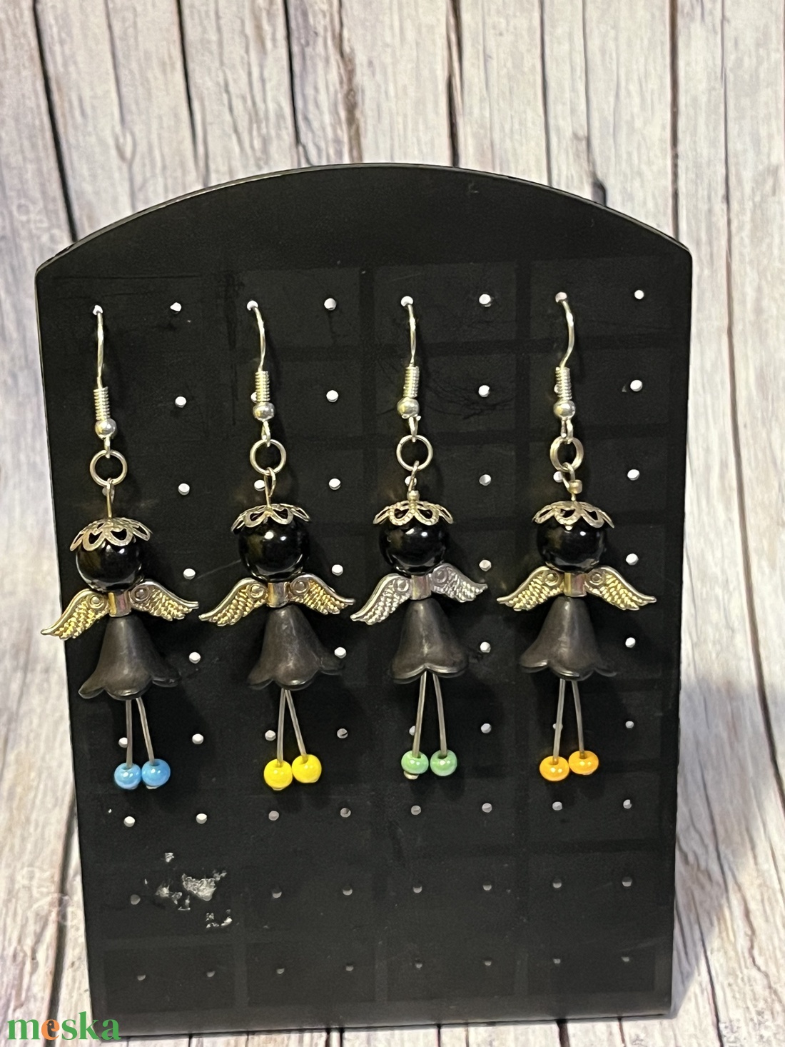 Fekete angyalka színesben fülbevalók - ékszer - fülbevaló - csillár fülbevaló - Meska.hu